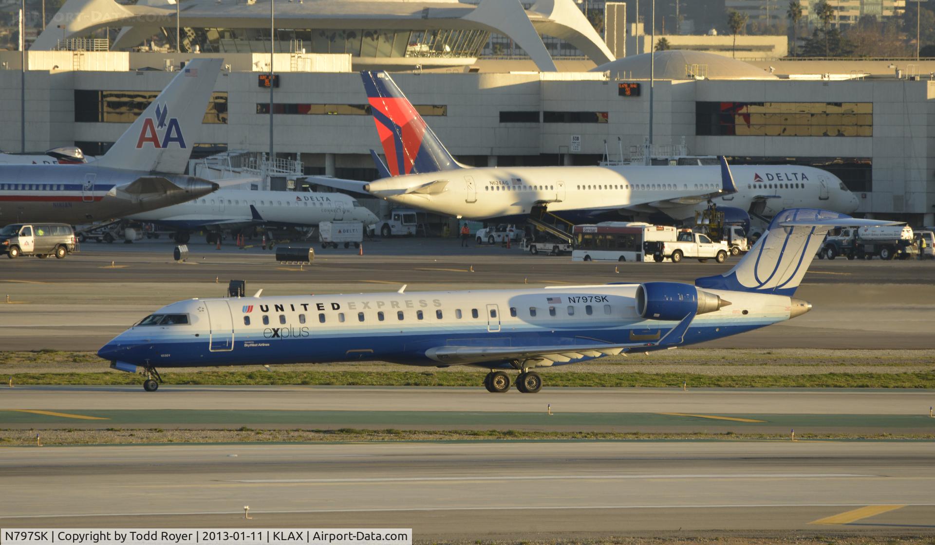 N797SK, 2010 Bombardier CRJ-700 (CL-600-2C10) Regional Jet C/N 10301, Arriving at LAX on 25L