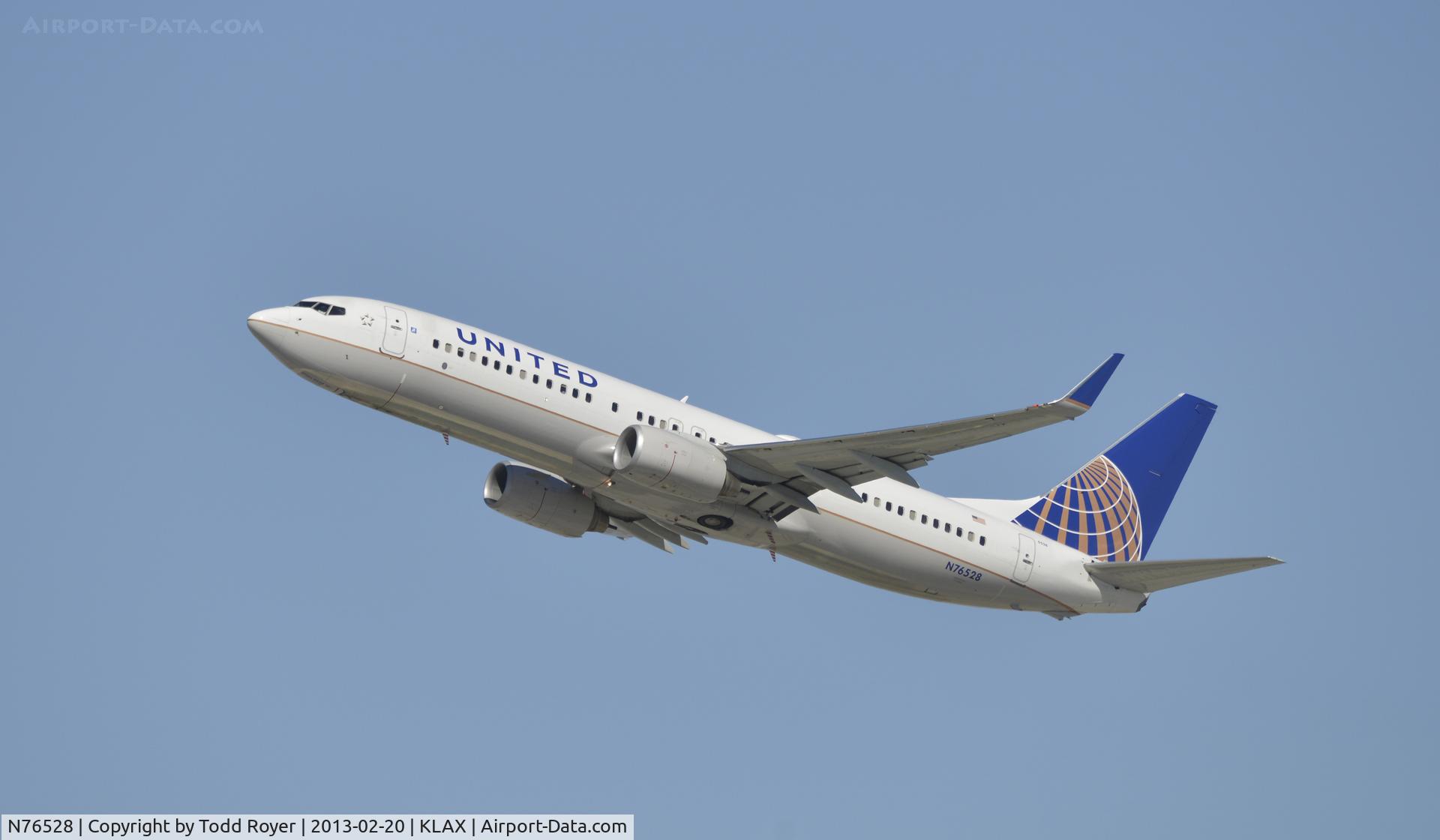 N76528, 2010 Boeing 737-824 C/N 31663, Departing LAX
