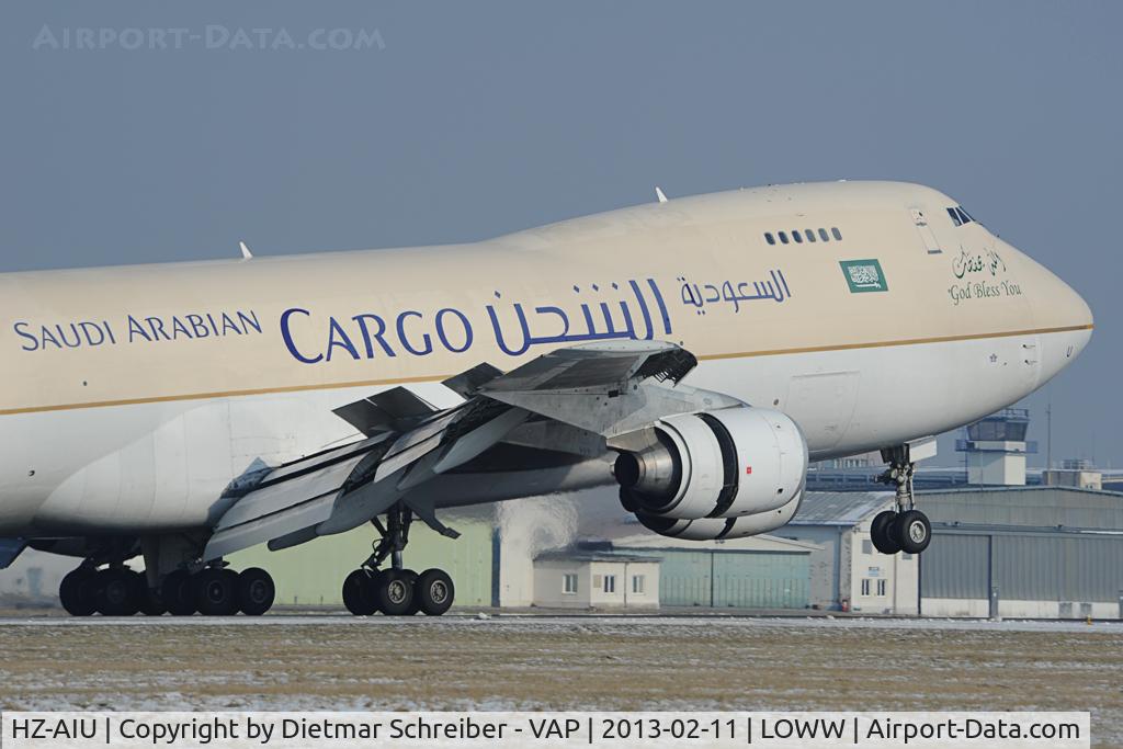 HZ-AIU, 1988 Boeing 747-268F C/N 24359/724, Saudia Boeing 747-200
