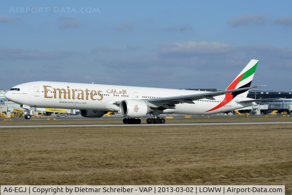 A6-EGJ, 2011 Boeing 777-31H/ER C/N 38989, Emirates Boeing 777-300