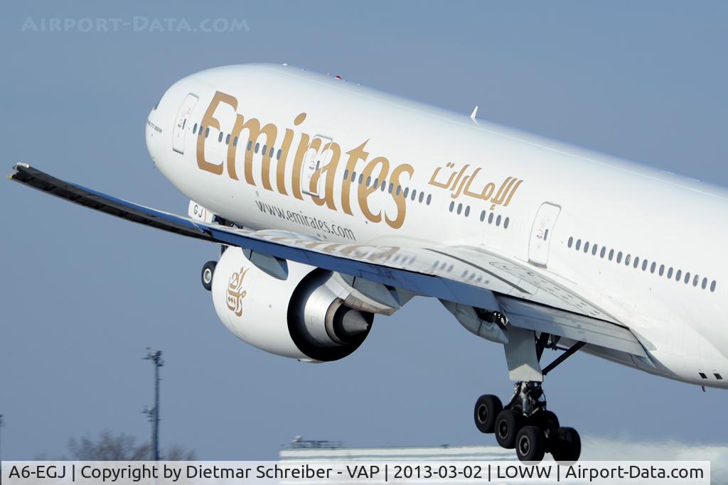 A6-EGJ, 2011 Boeing 777-31H/ER C/N 38989, Emirates Boeing 777-300