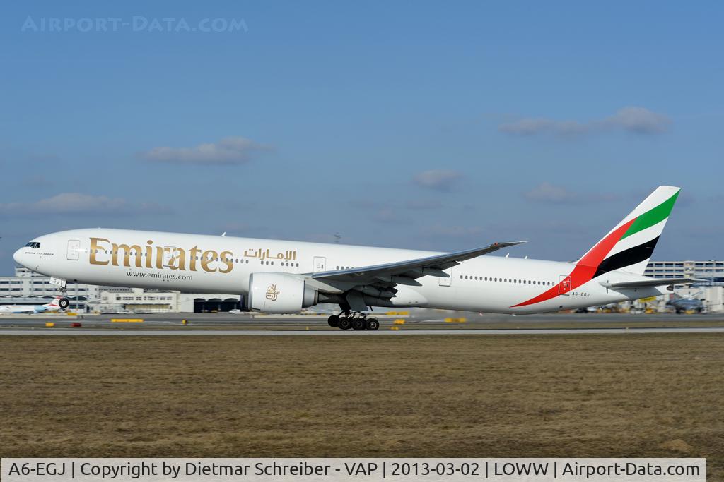 A6-EGJ, 2011 Boeing 777-31H/ER C/N 38989, Emirates Boeing 777-300