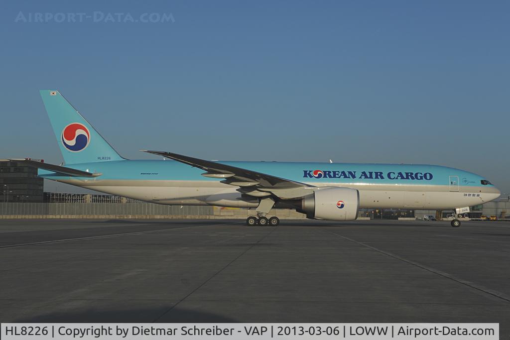 HL8226, 2013 Boeing 777-FB5 C/N 37640, Korean Air Boeing 777-200