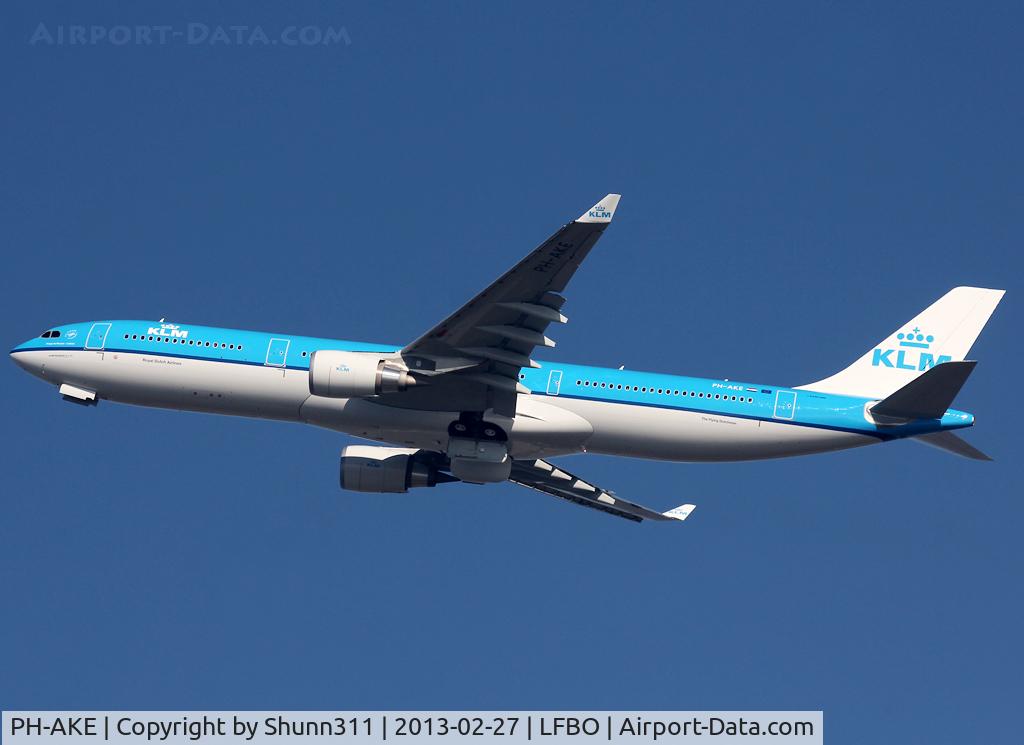 PH-AKE, 2012 Airbus A330-303 C/N 1381, Delivery day after long test period...