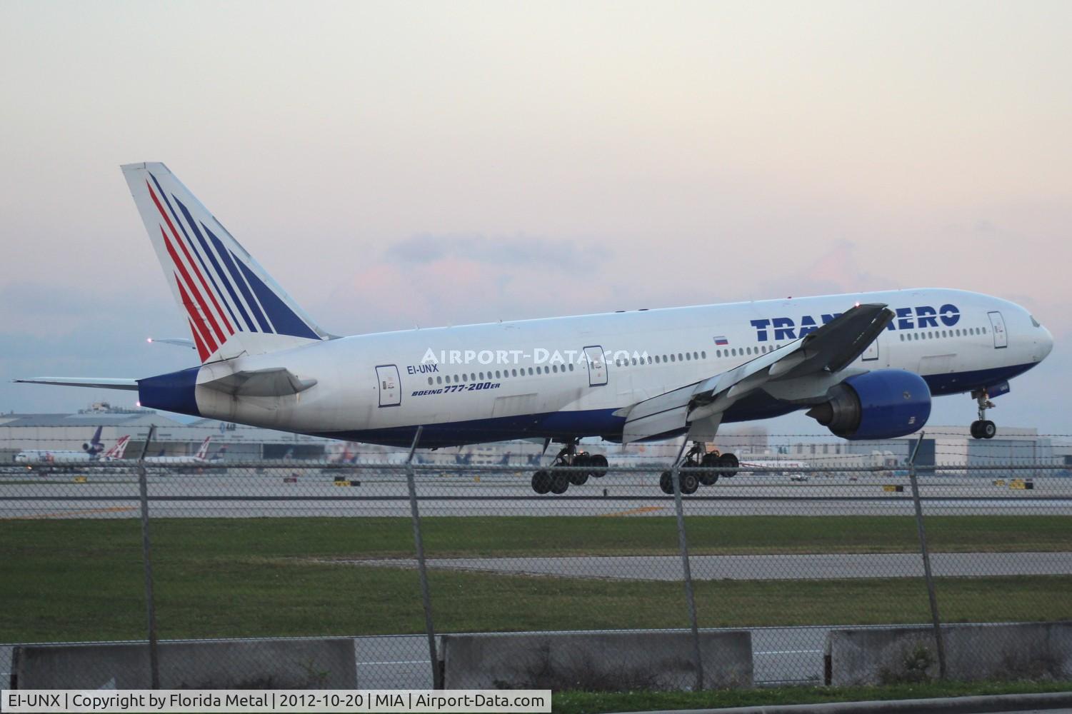 EI-UNX, 1999 Boeing 777-222/ER C/N 30213, Transaero 777-200