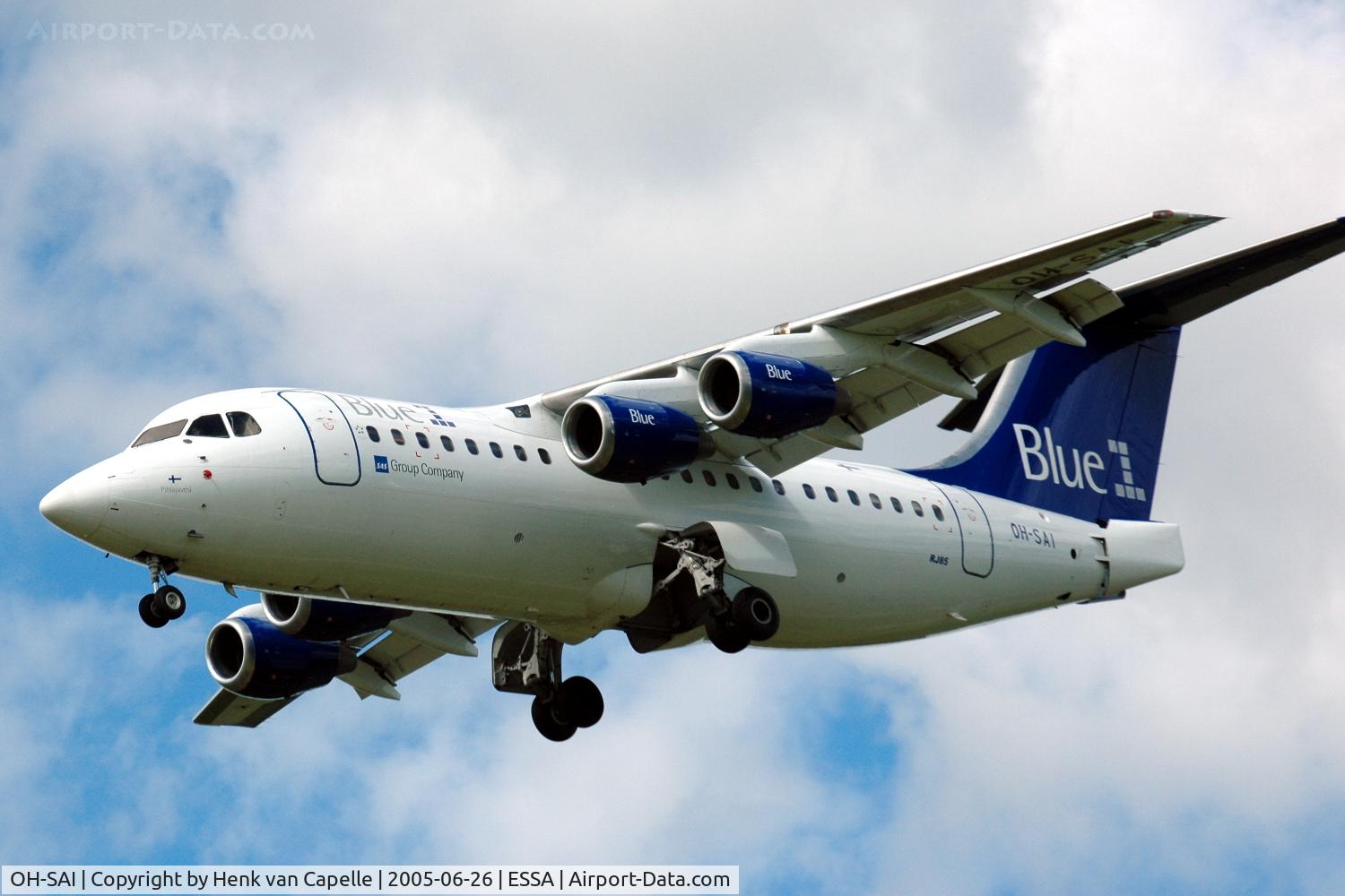 OH-SAI, 2001 BAE Systems Avro 146-RJ85 C/N E.2385, Blue1 Avro RJ85 approaching Stockholm Arlanda airport, Sweden.