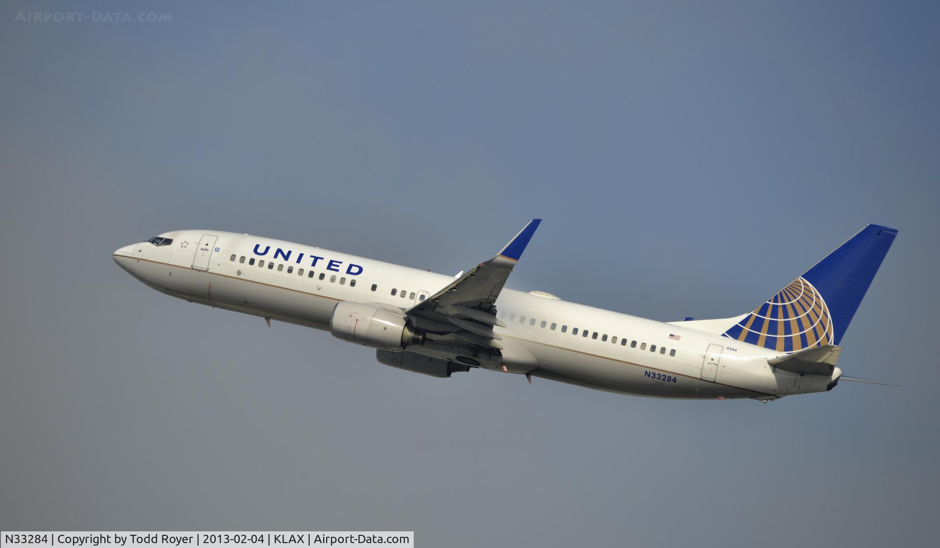 N33284, 2004 Boeing 737-824 C/N 31635, Departing LAX