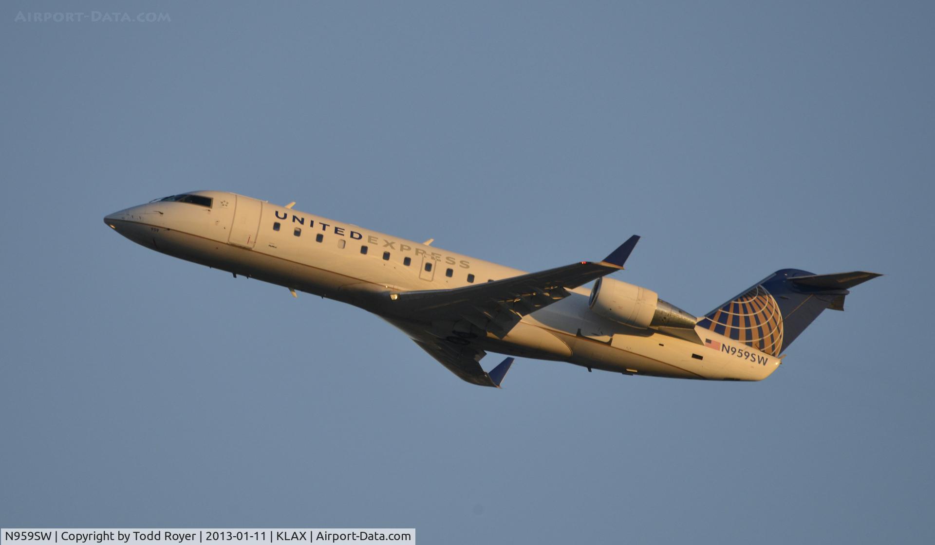 N959SW, 2003 Canadair CL-600-2B19 Regional Jet CRJ-200LR C/N 7840, Departing LAX