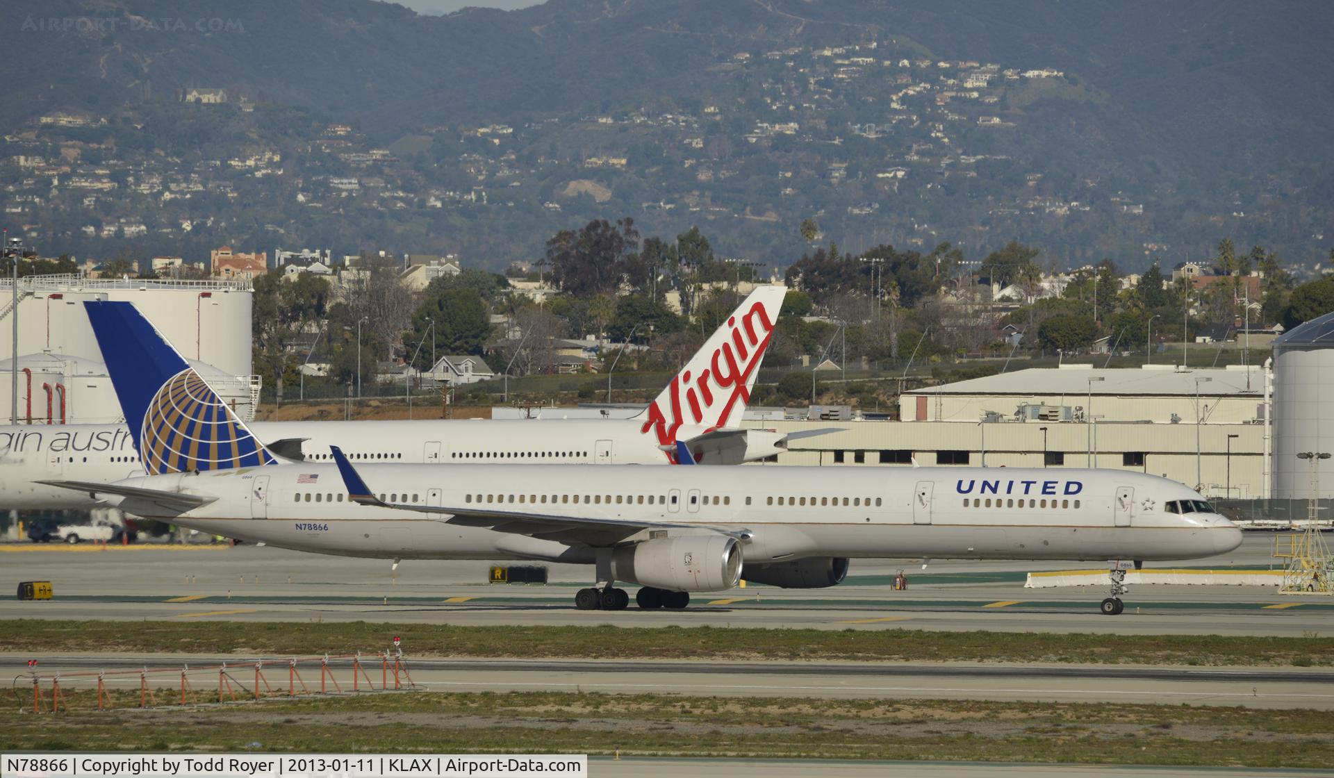 N78866, 2002 Boeing 757-33N C/N 32591, Taxiing to gate at LAX