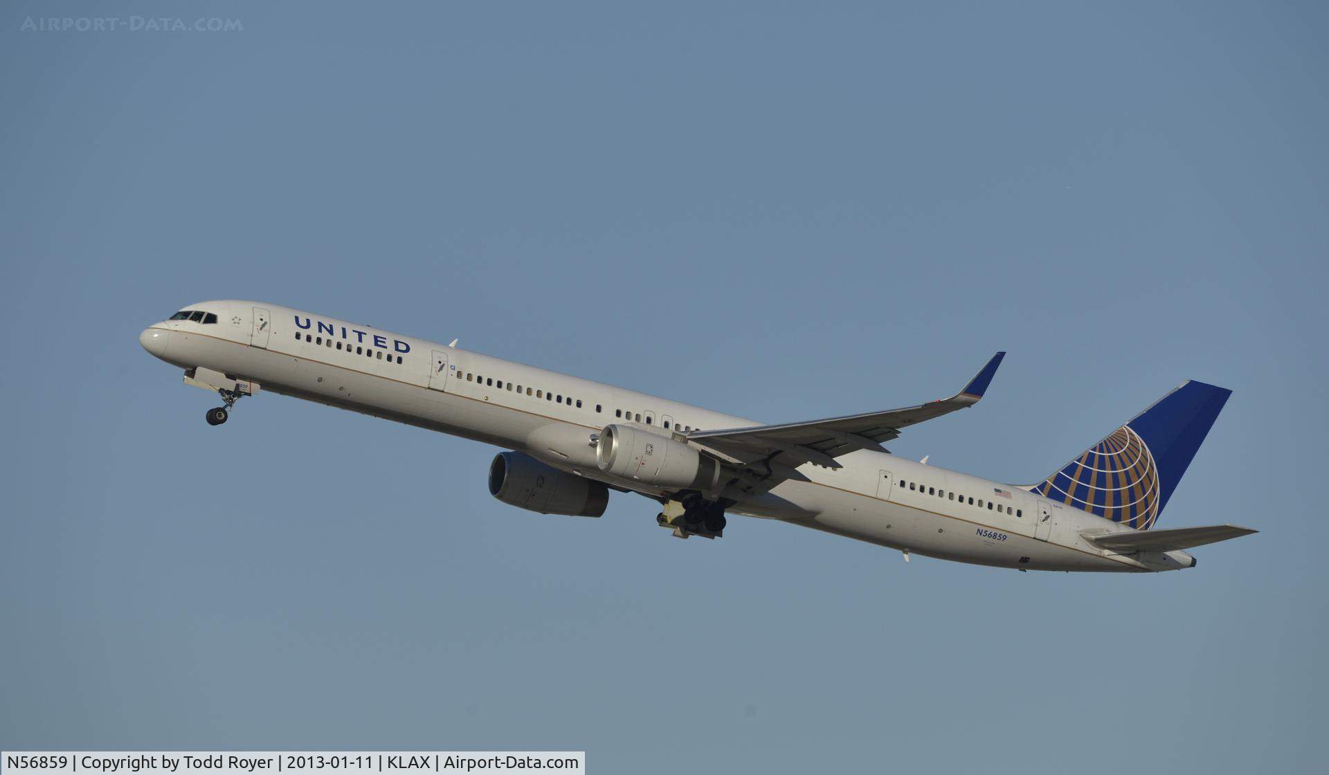 N56859, 2004 Boeing 757-324 C/N 32818, Departing LAX