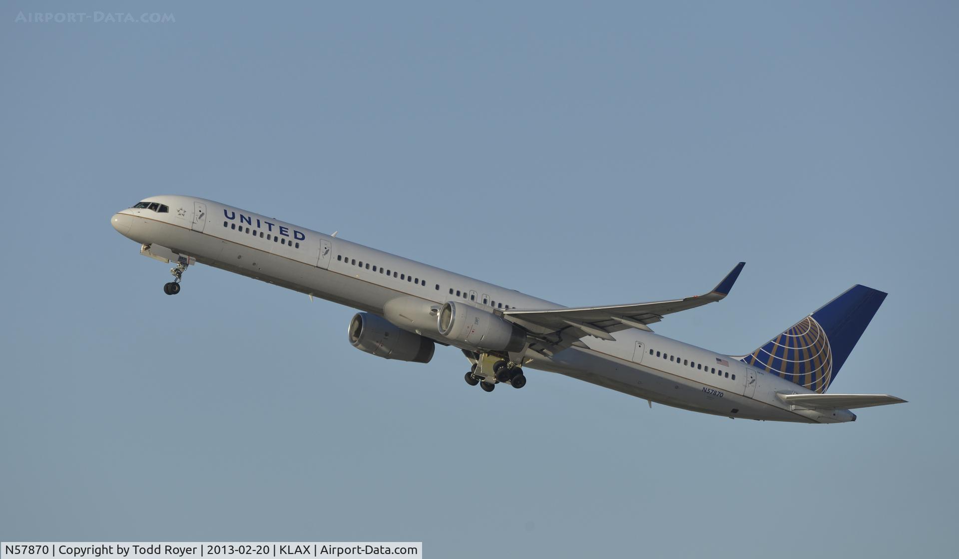 N57870, 2003 Boeing 757-33N C/N 33525, Departing LAX