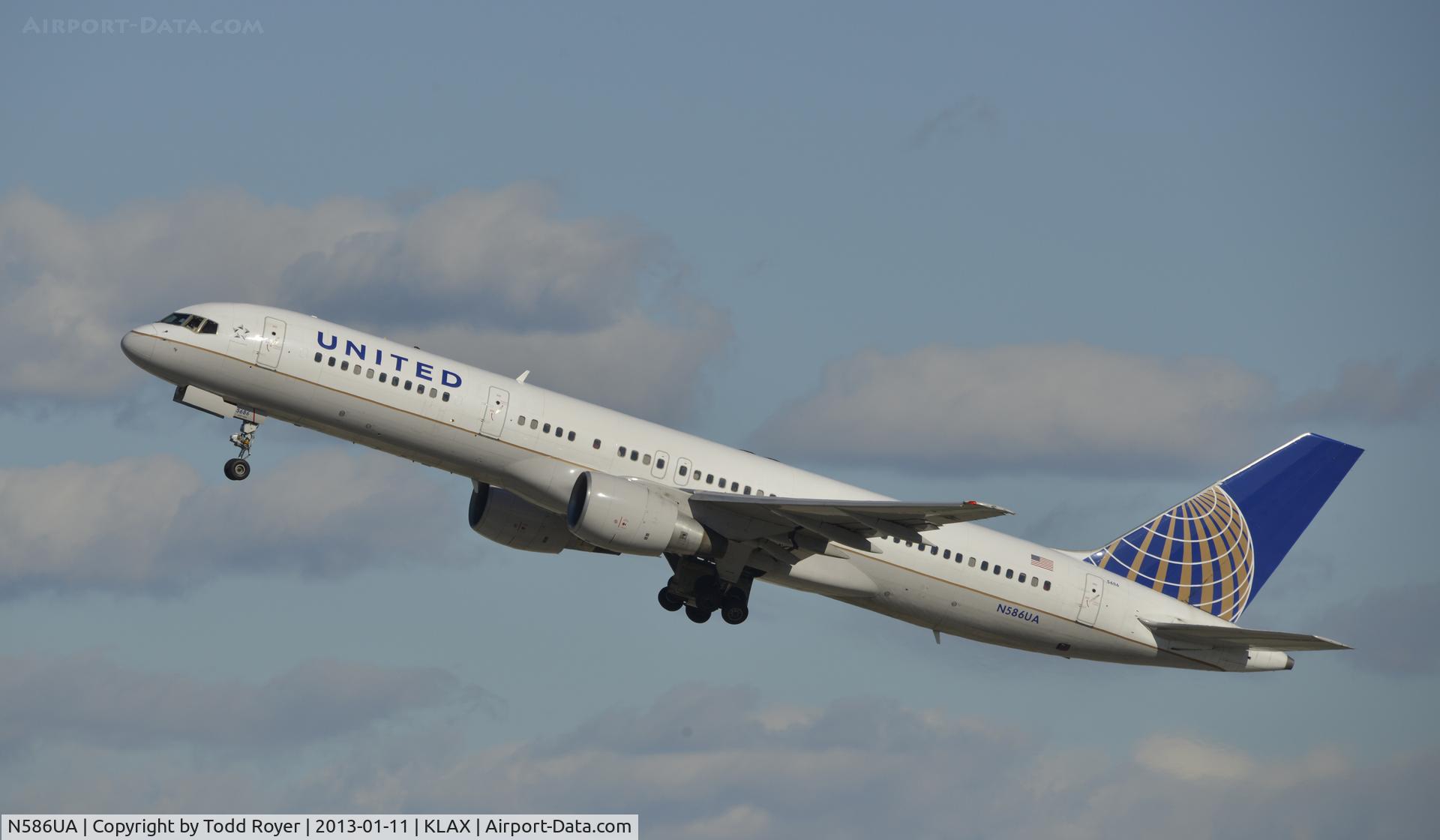 N586UA, 1993 Boeing 757-222F C/N 26710, Departing LAX