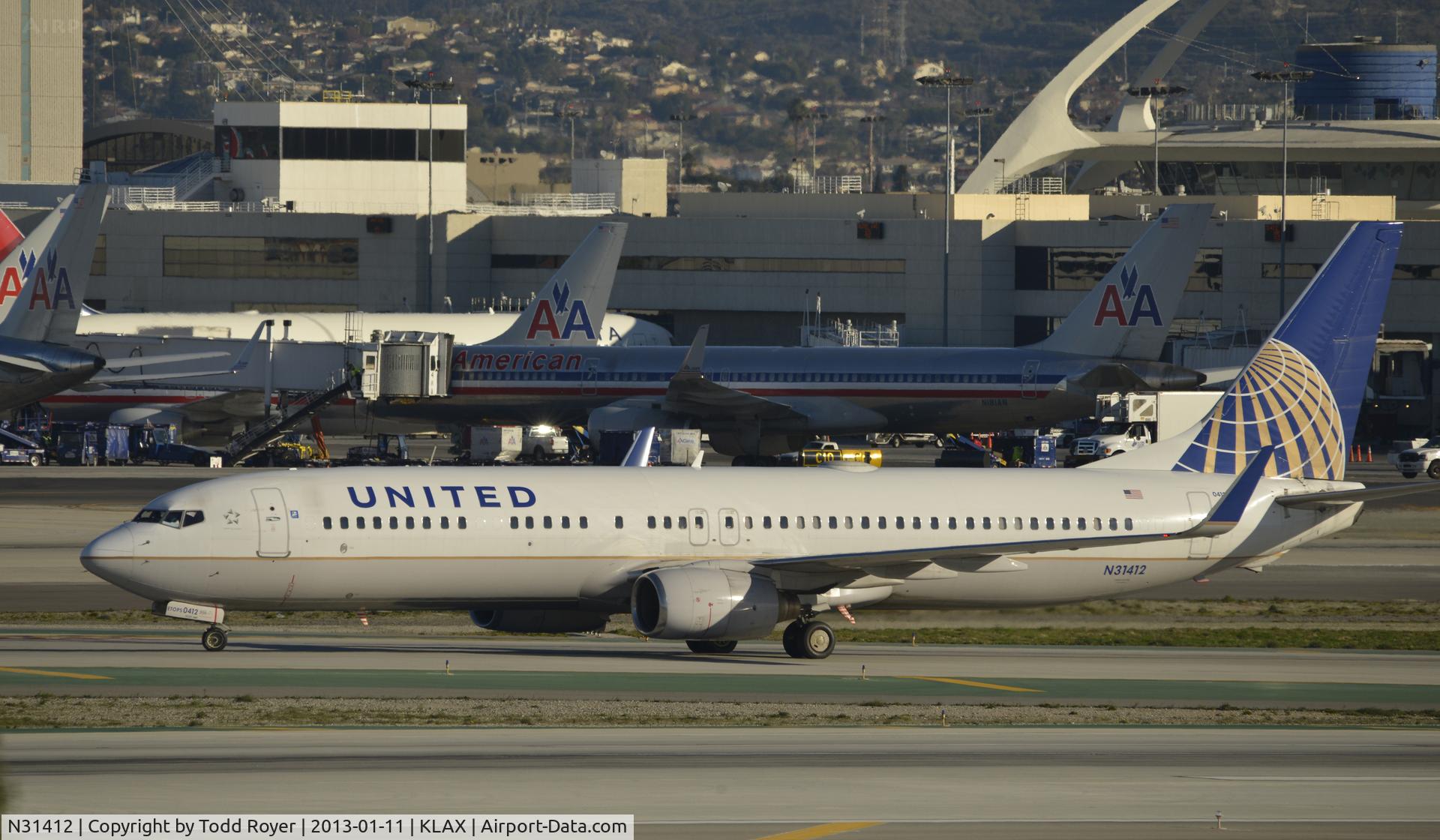 N31412, 2002 Boeing 737-924 C/N 30129, Arriving at LAX on 25L
