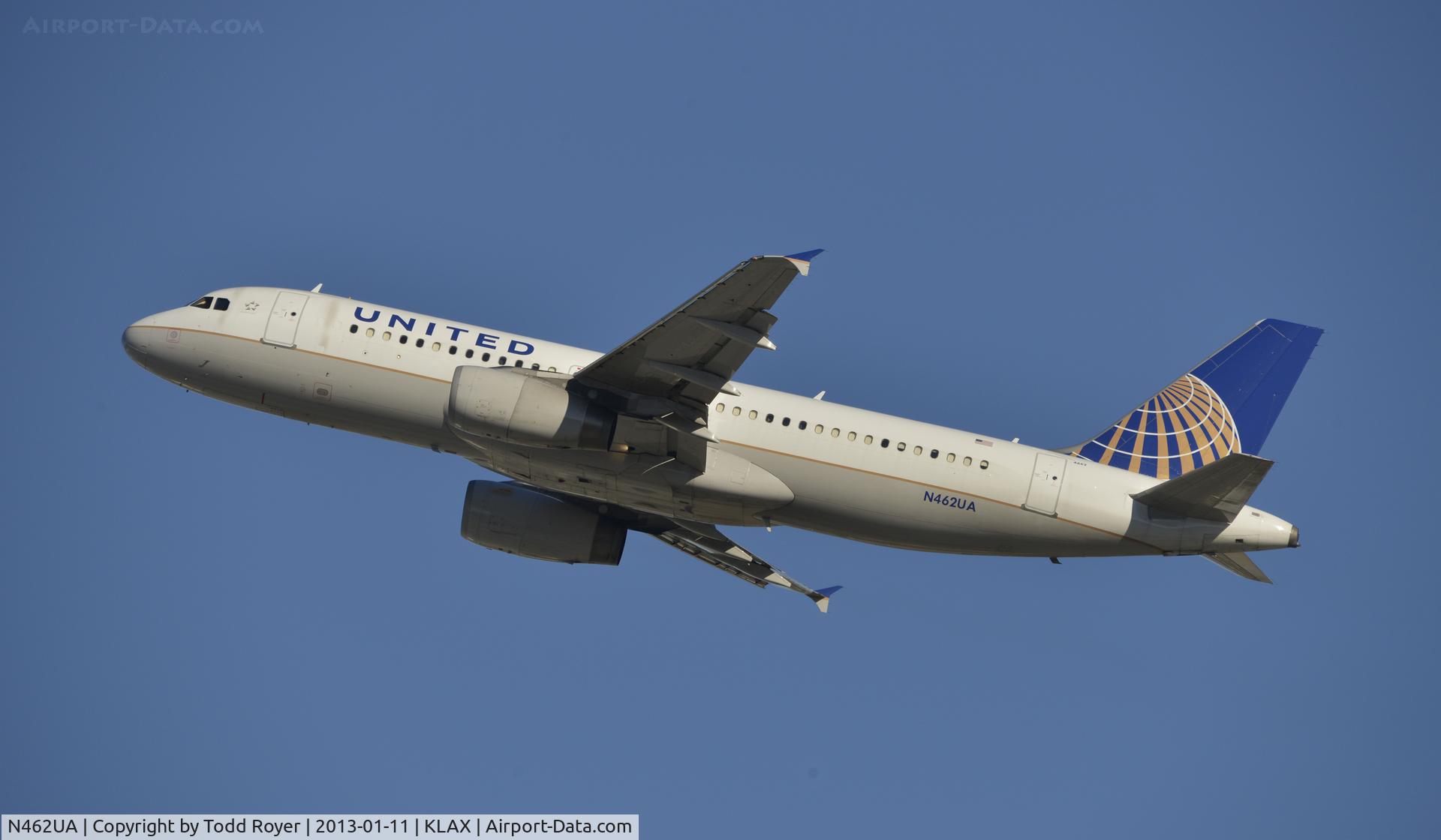 N462UA, 2000 Airbus A320-232 C/N 1272, Departing LAX