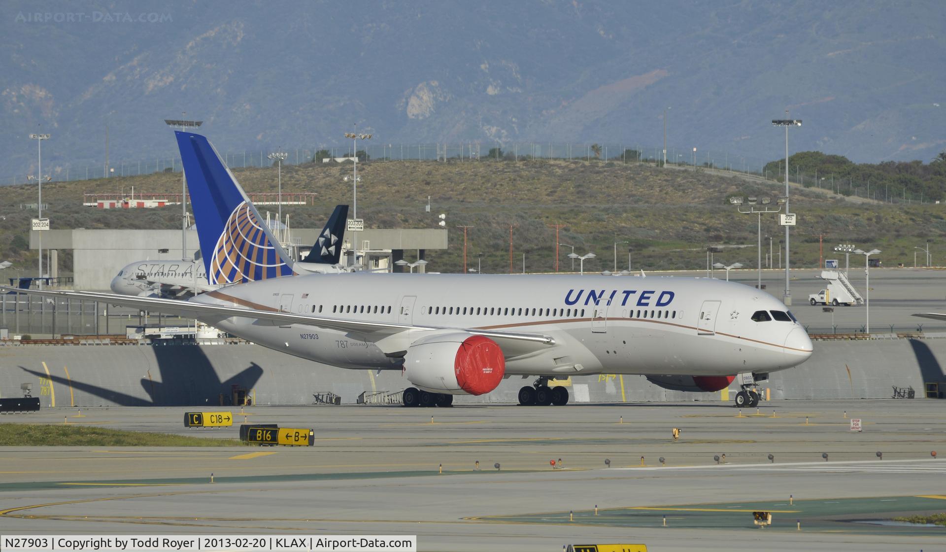 N27903, 2012 Boeing 787-8 Dreamliner C/N 34823, Waiting for a new battery at LAX