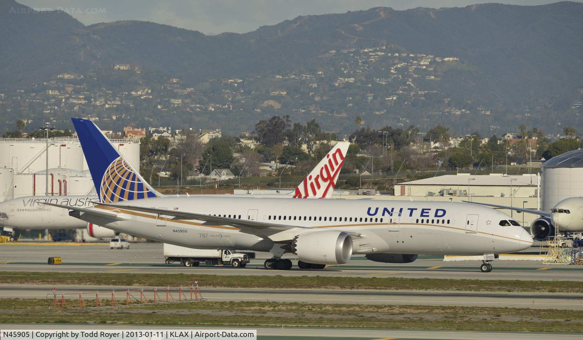 N45905, 2012 Boeing 787-8 Dreamliner Dreamliner C/N 34825, Taxiing to gat at LAX