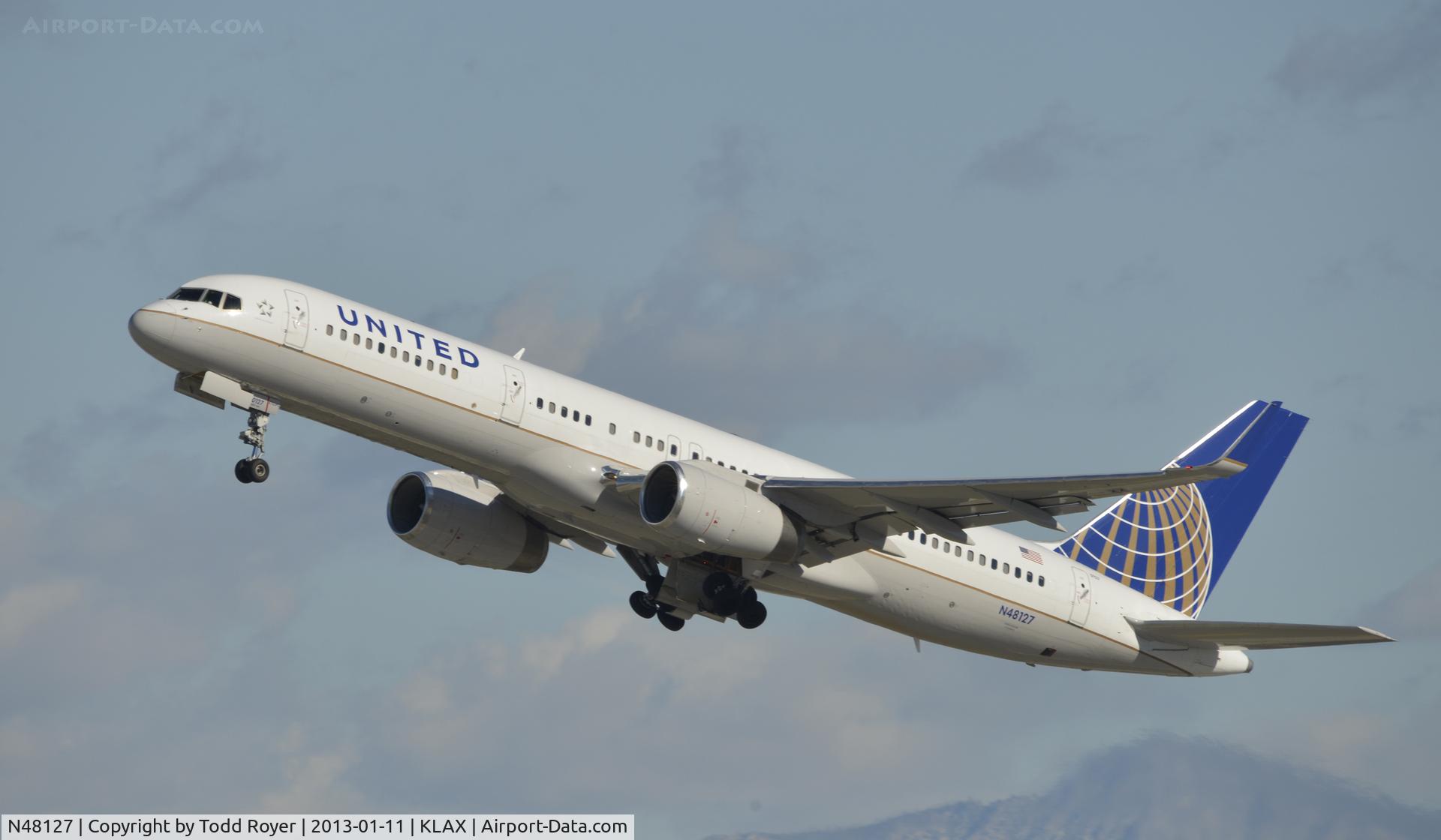 N48127, 1998 Boeing 757-224 C/N 28968, Departing LAX