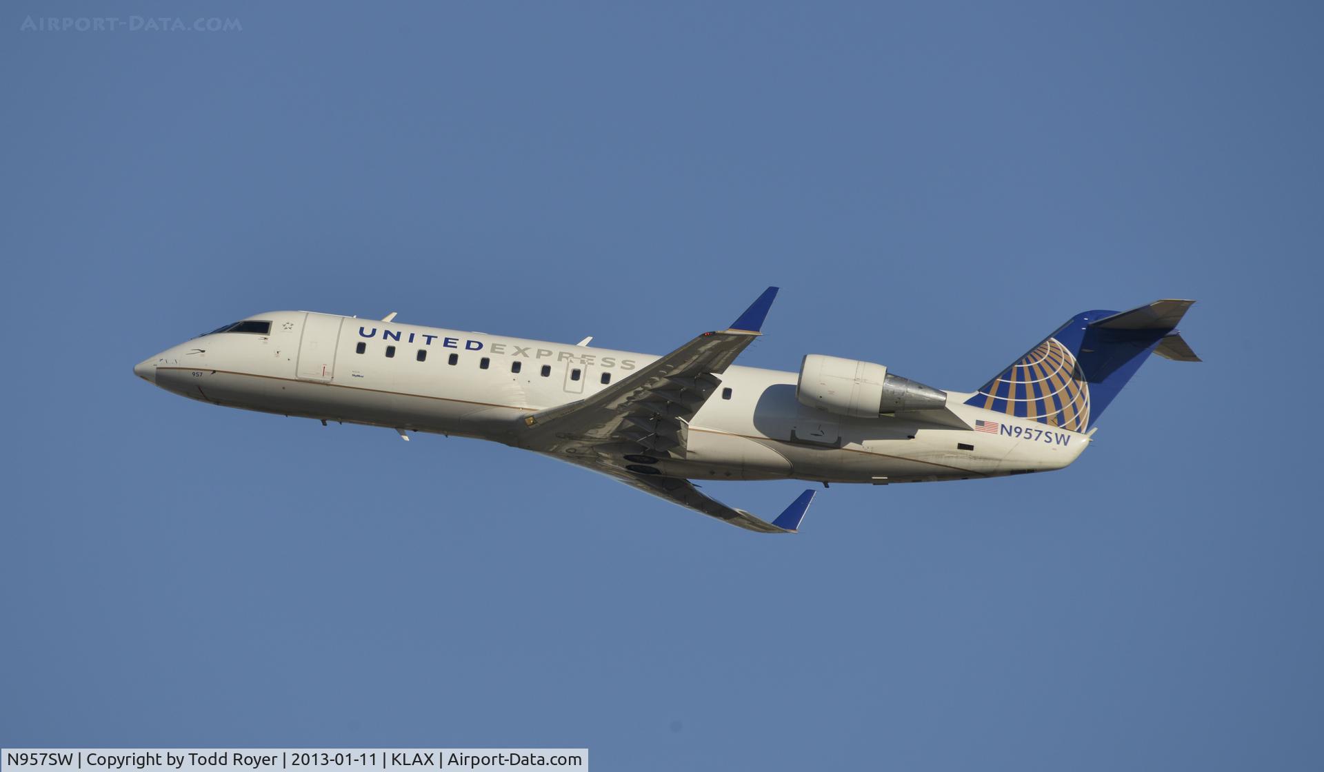 N957SW, 2003 Bombardier CRJ-200LR (CL-600-2B19) C/N 7829, Departing LAX