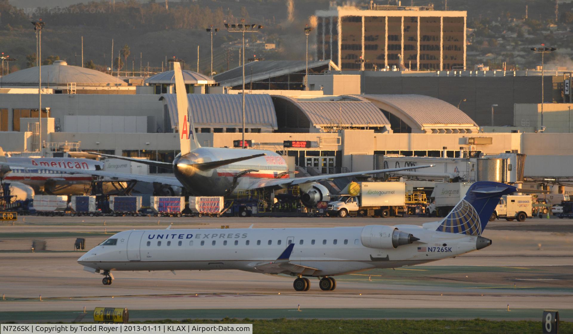 N726SK, 2005 Bombardier CRJ-701ER (CL-600-2C10) Regional Jet C/N 10190, Arrived at LAX on 25L