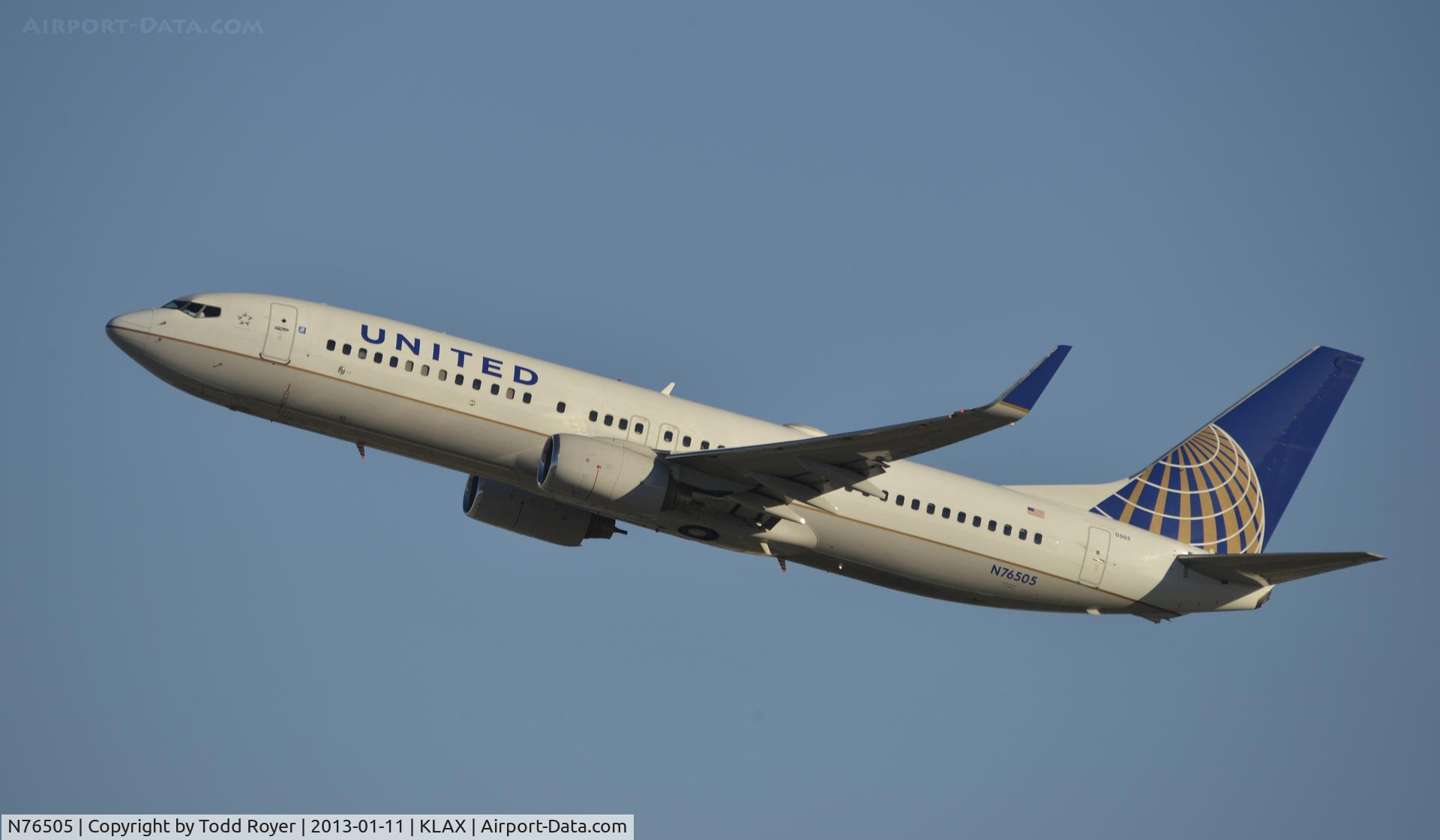 N76505, 2006 Boeing 737-824 C/N 32834, Departing LAX