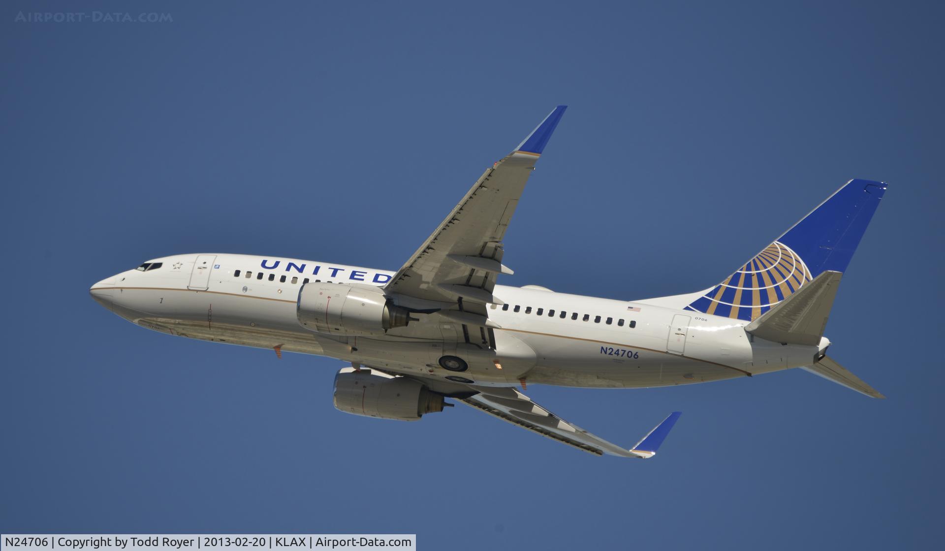 N24706, 1998 Boeing 737-724 C/N 28767, Departing LAX