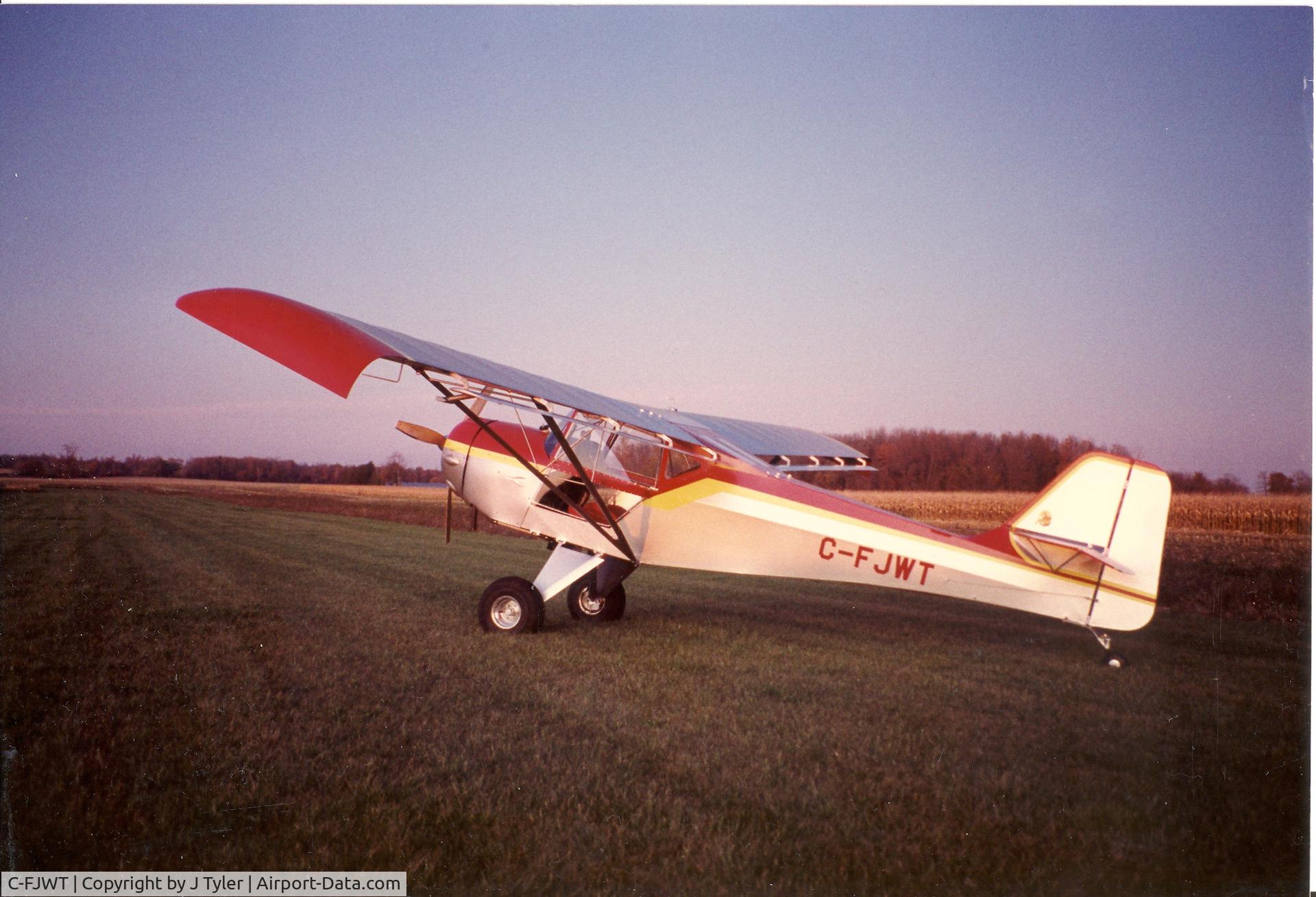 C-FJWT, 1992 Denney Kitfox Model 2 C/N 679, Kitfox Model 2 C-FJWT on the home farm air strip.