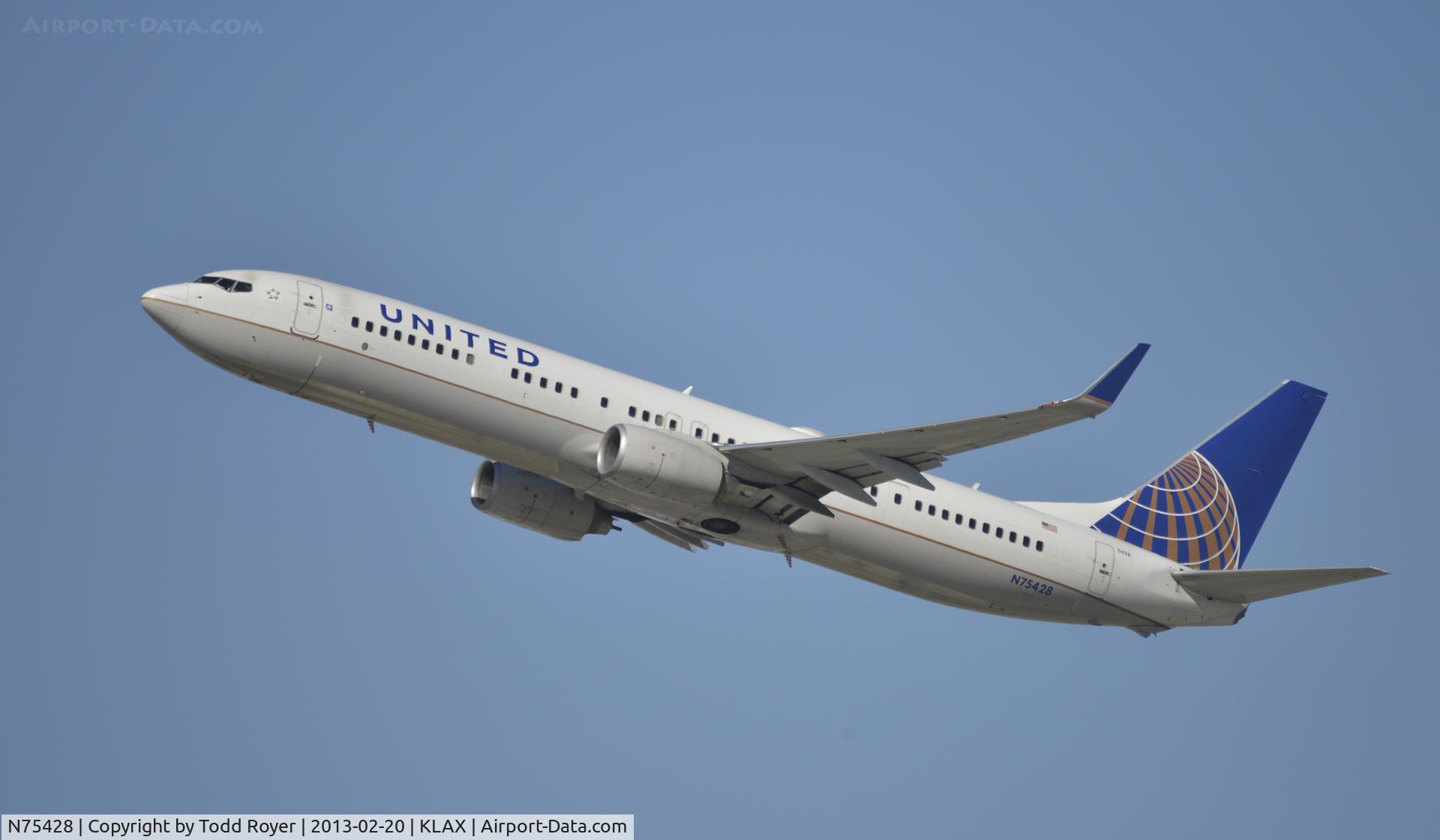 N75428, 2008 Boeing 737-924/ER C/N 31633, Departing LAX