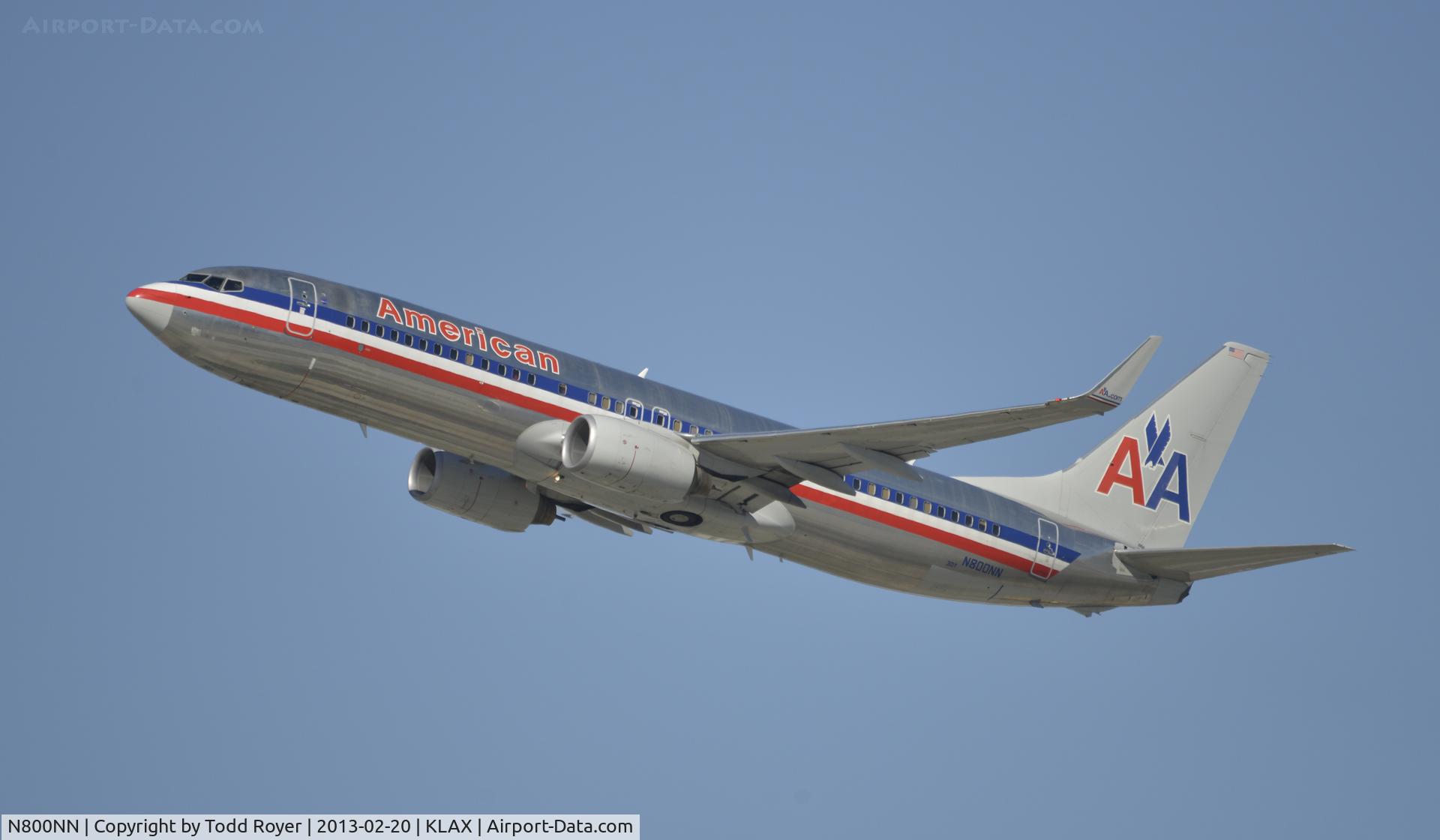 N800NN, 2009 Boeing 737-823 C/N 29564, Departing LAX