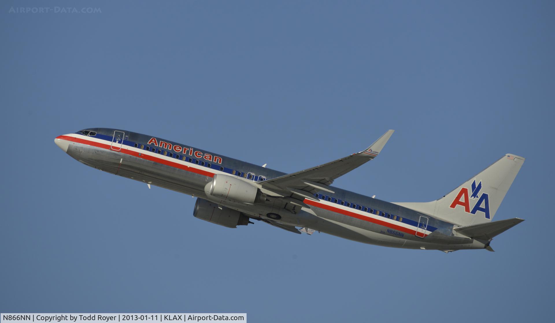 N866NN, 2010 Boeing 737-823 C/N 40584, Departing LAX