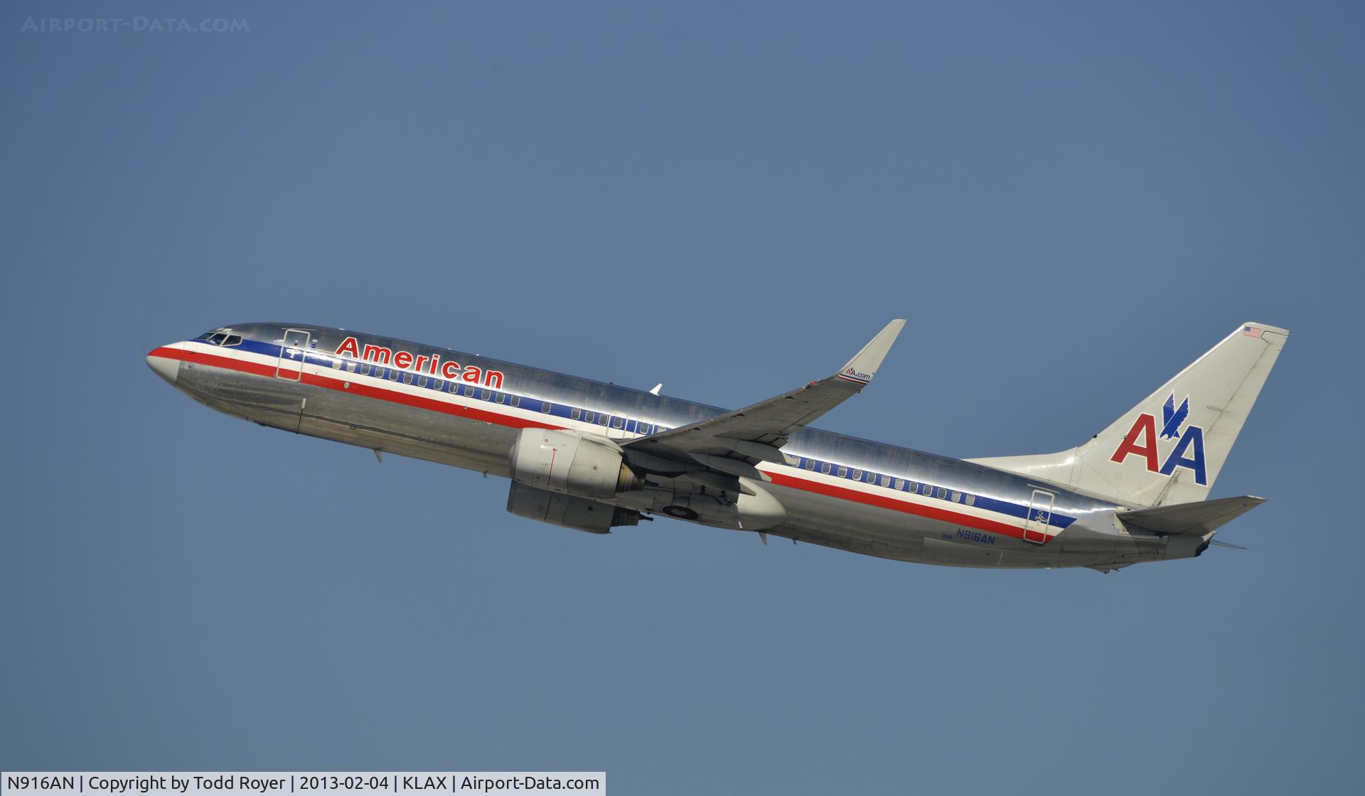 N916AN, 1999 Boeing 737-823 C/N 29517, Departing LAX
