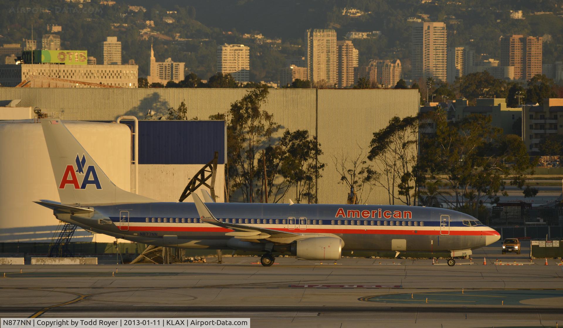 N877NN, 2011 Boeing 737-823 C/N 31131, Taxiing to gate at LAX
