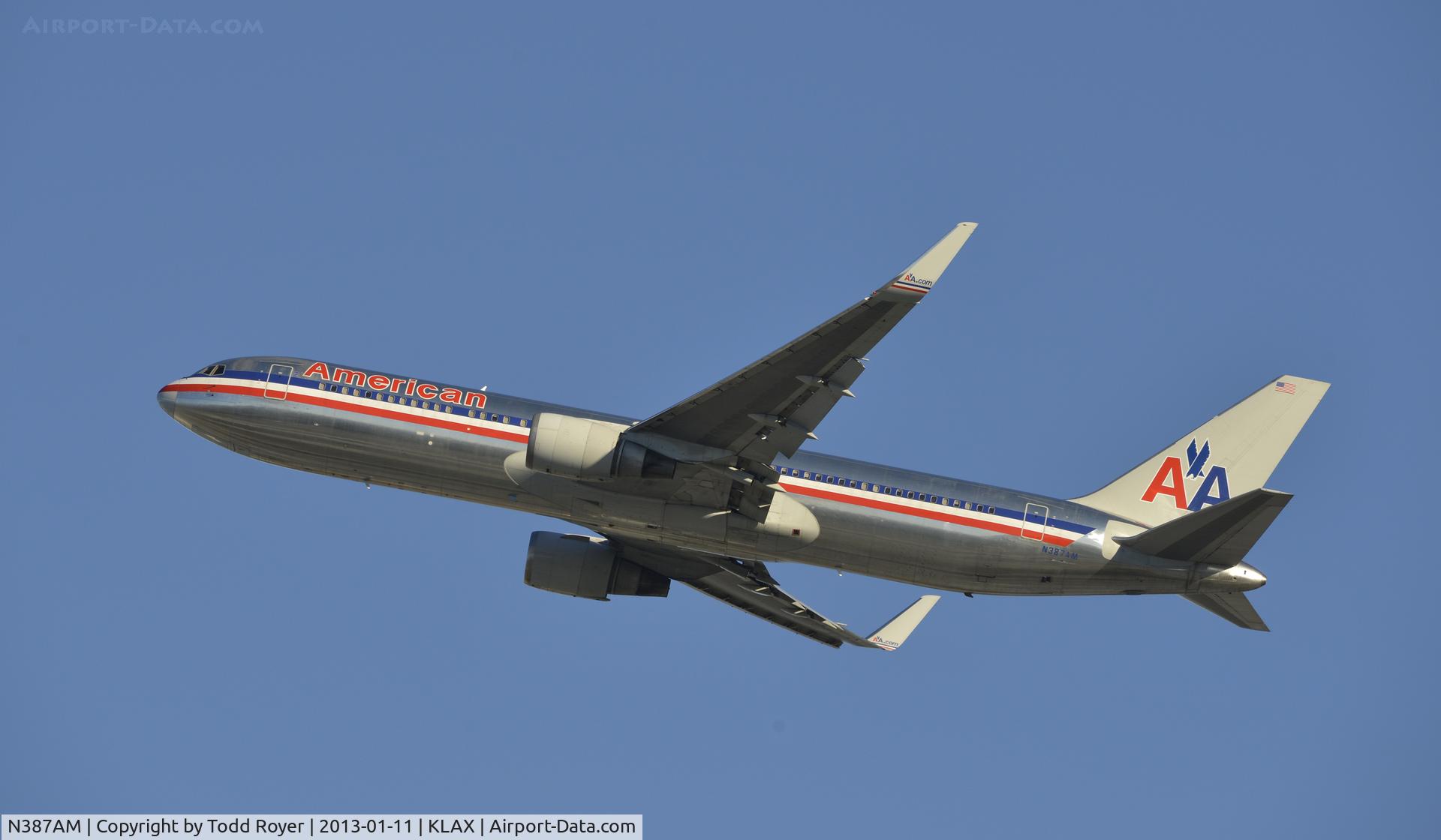 N387AM, 1994 Boeing 767-323 C/N 27184, Departing LAX
