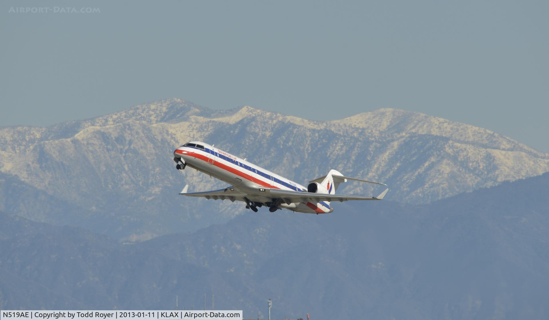 N519AE, 2003 Bombardier CRJ-701 (CL-600-2C10) Regional Jet C/N 10131, Departing LAX