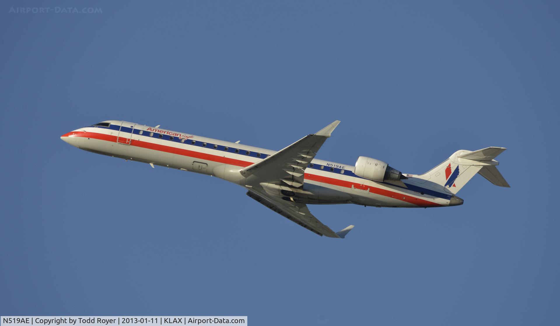 N519AE, 2003 Bombardier CRJ-701 (CL-600-2C10) Regional Jet C/N 10131, Departing LAX