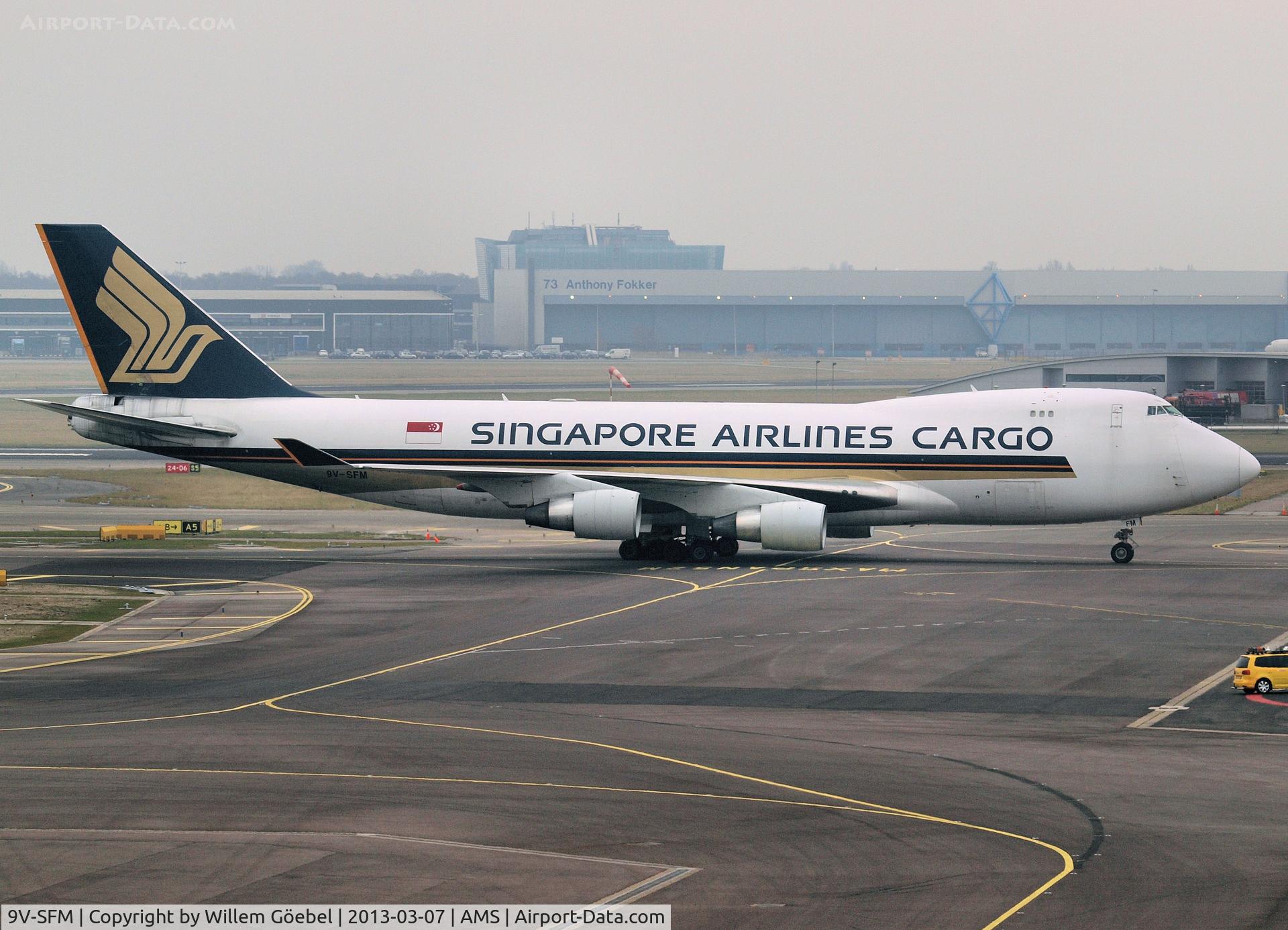 9V-SFM, 2003 Boeing 747-412F/SCD C/N 32898, Taxi to the Cargo gate of Schiphol Airport