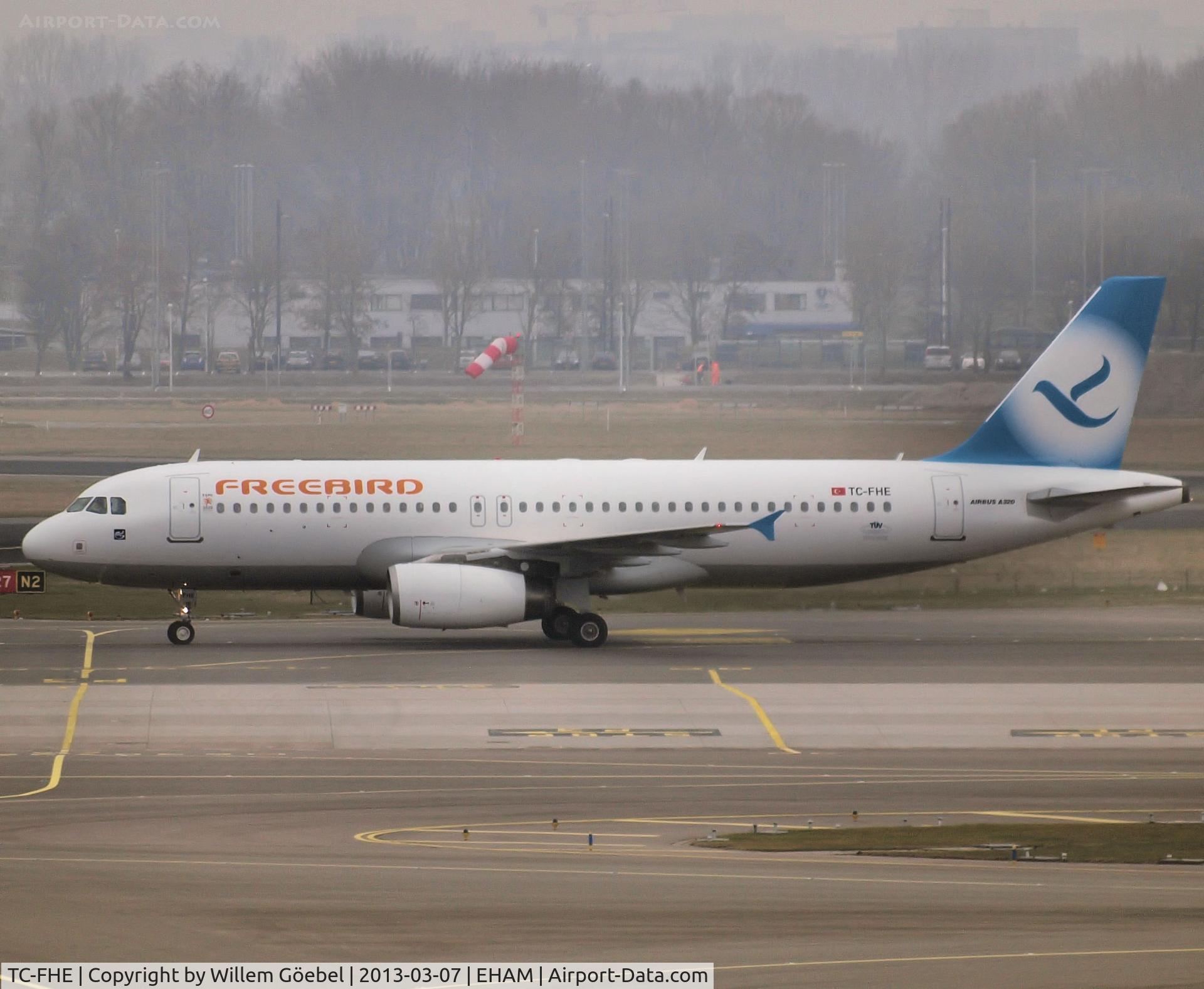 TC-FHE, 2006 Airbus A320-214 C/N 2804, Taxi to the gate of Schiphol Airport