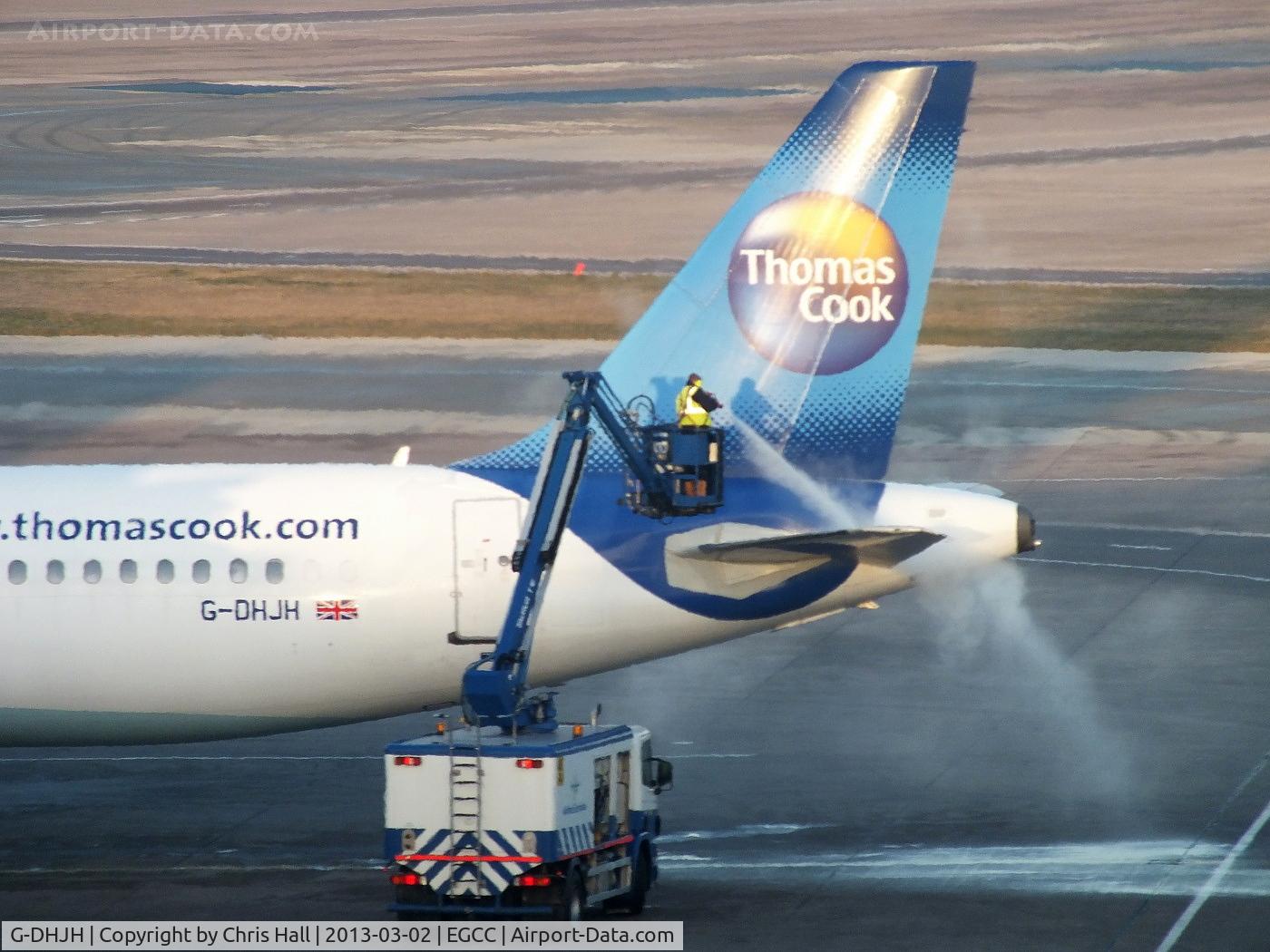 G-DHJH, 2000 Airbus A321-211 C/N 1238, de-icing in progress