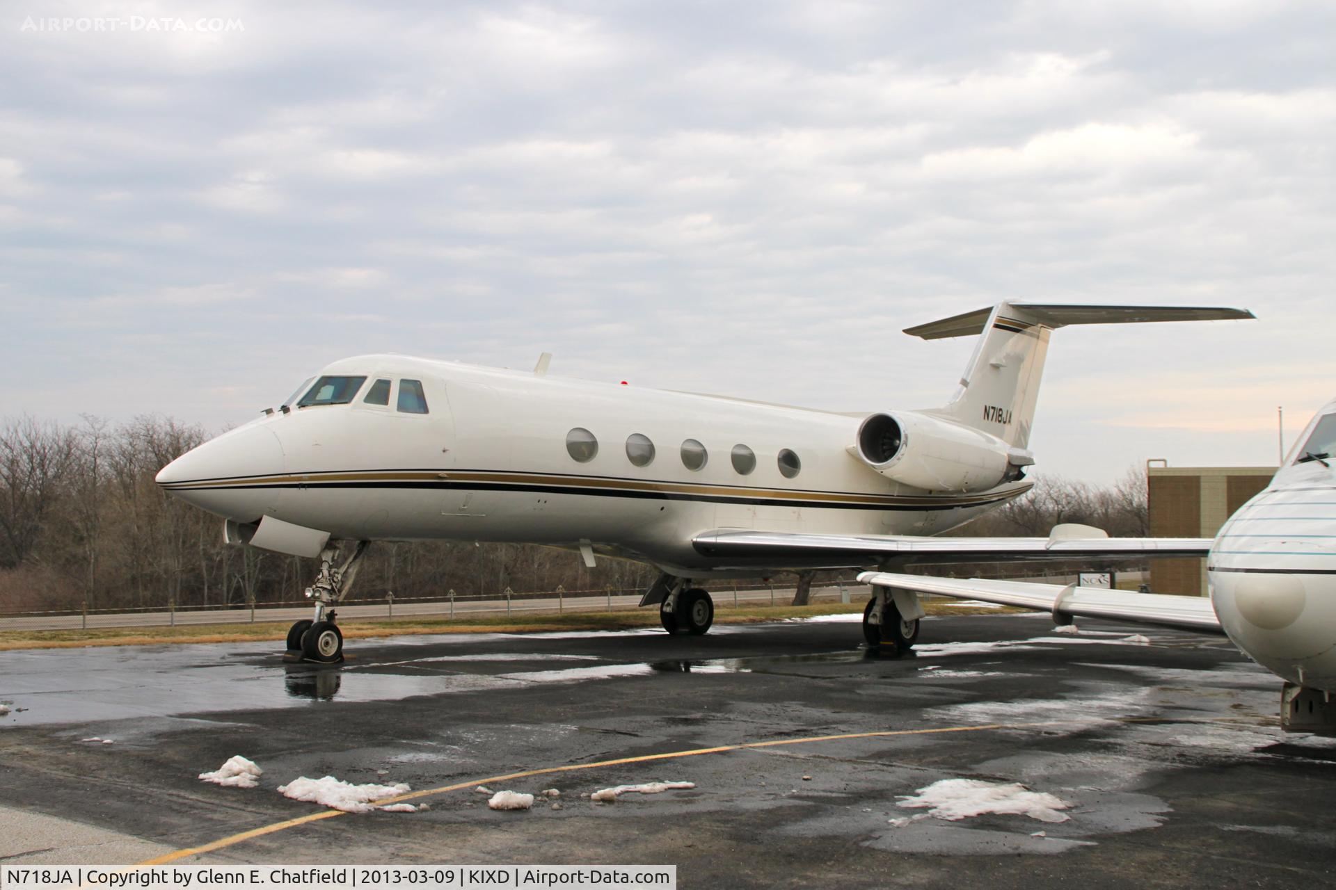 N718JA, 1969 Grumman G-1159 Gulfstream II C/N 66, Left engine is missing