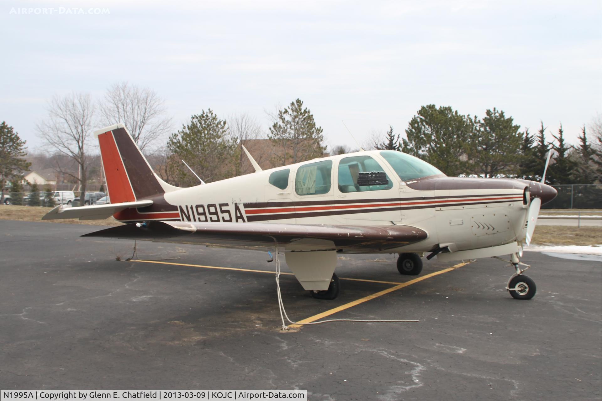 N1995A, 1961 Beech 35-B33 Debonair C/N CD-406, An oldie