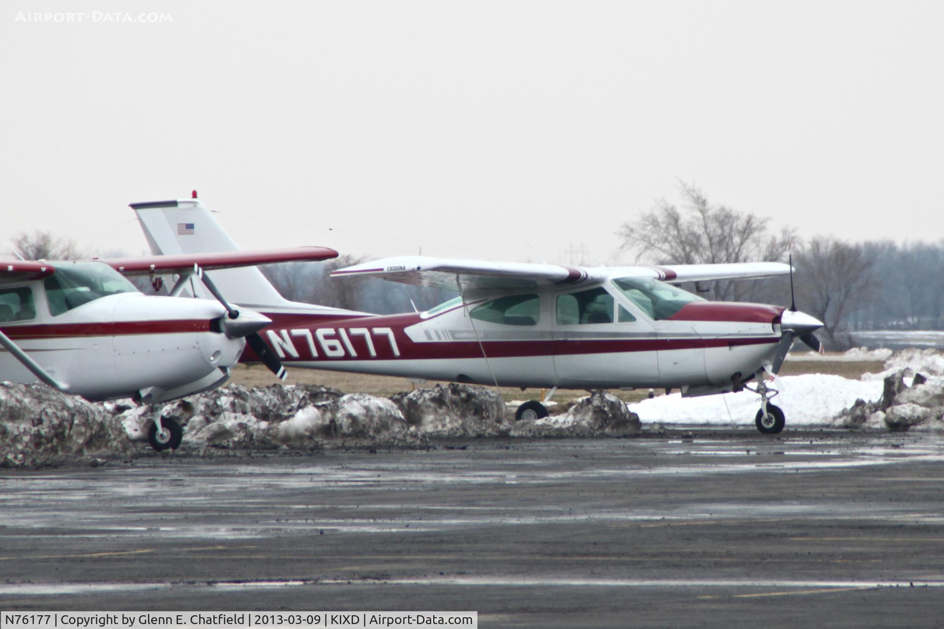 N76177, 1975 Cessna 177RG Cardinal C/N 177RG0817, jammed among the snow