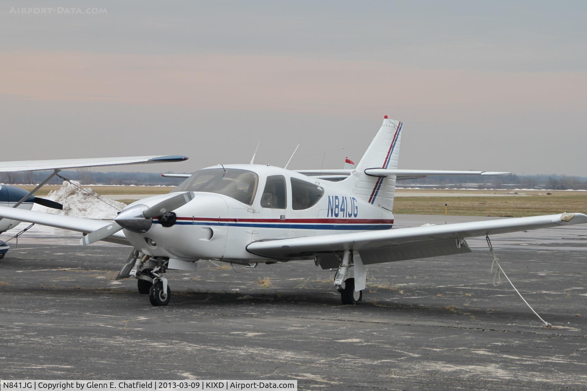 N841JG, 1974 Rockwell International 112A Commander C/N 217, Flat tires - been sitting awhile.