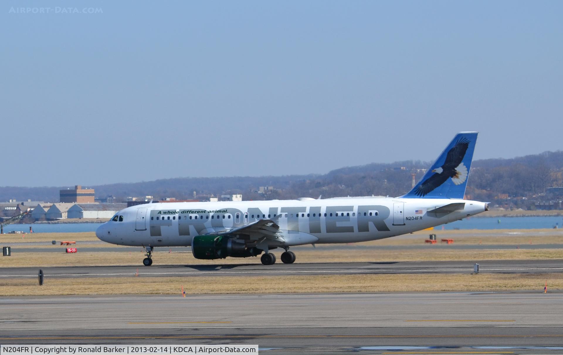 N204FR, 2004 Airbus A320-214 C/N 2325, Landing roll DCA