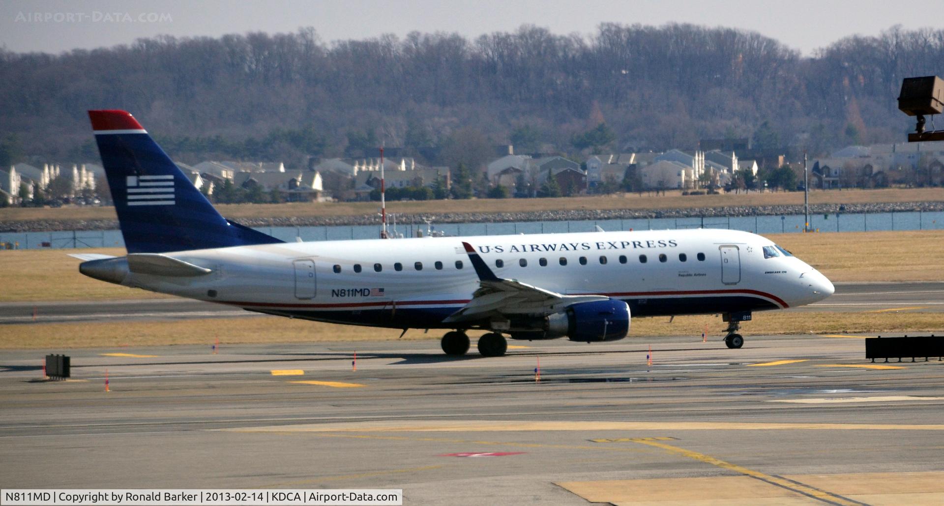 N811MD, 2004 Embraer 170SU (ERJ-170-100SU) C/N 17000028, Taxi DCA
