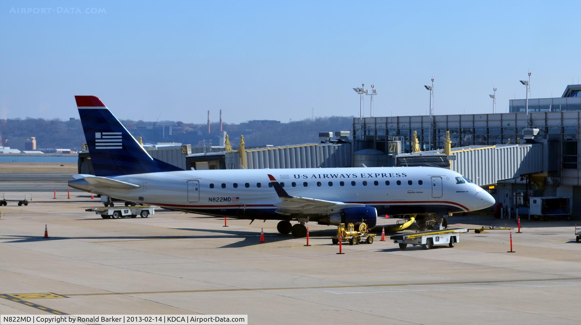 N822MD, 2004 Embraer 170SU (ERJ-170-100SU) C/N 17000043, DCA VA