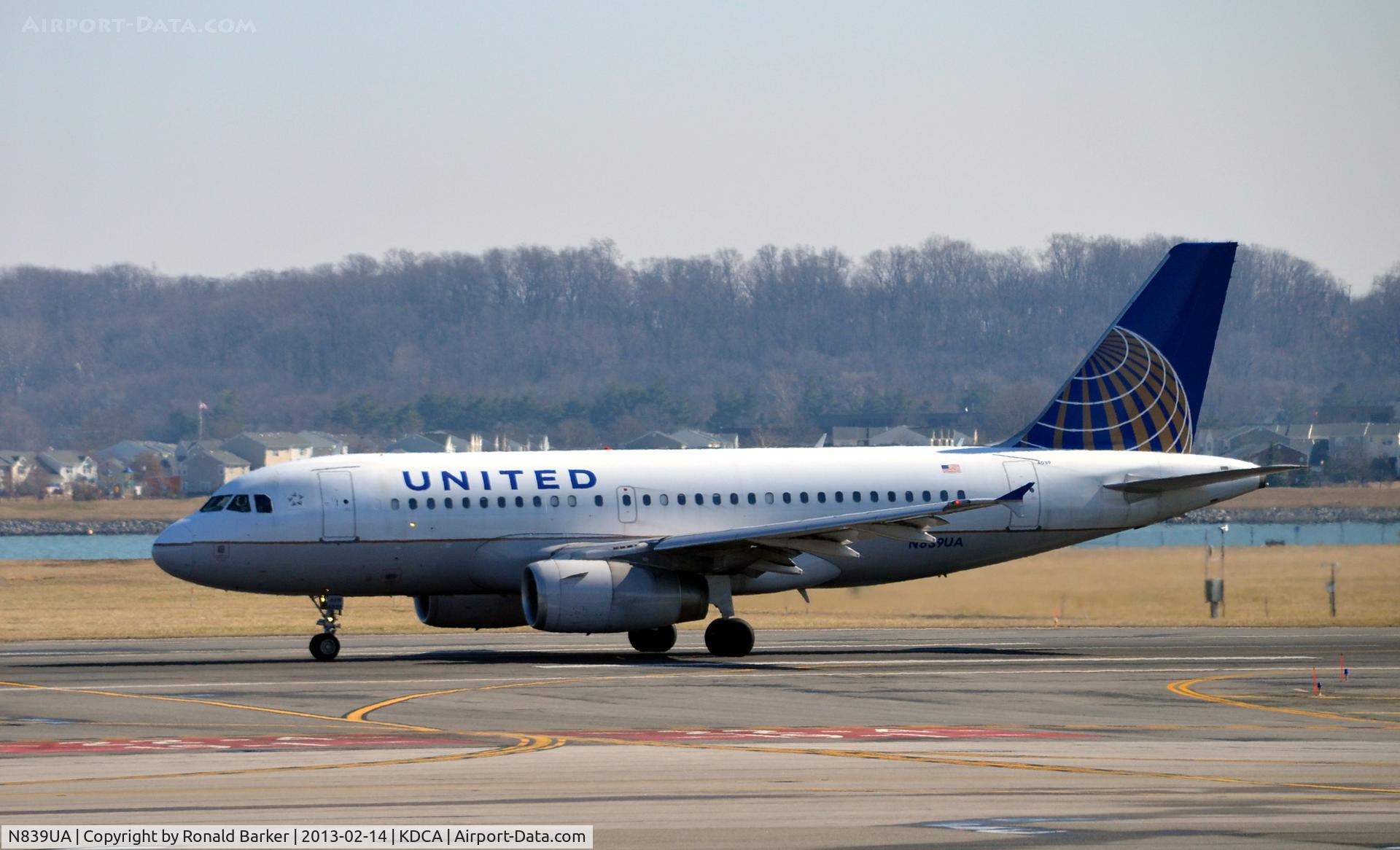 N839UA, 2001 Airbus A319-131 C/N 1507, Takeoff DCA