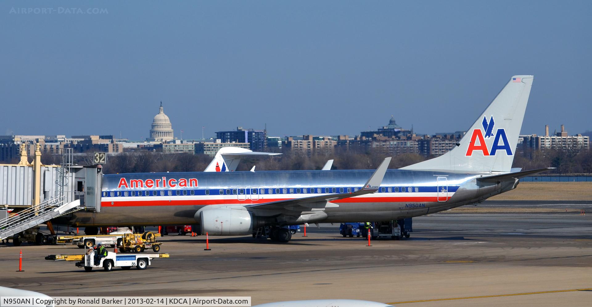 N950AN, 2000 Boeing 737-823 C/N 30087, DCA VA