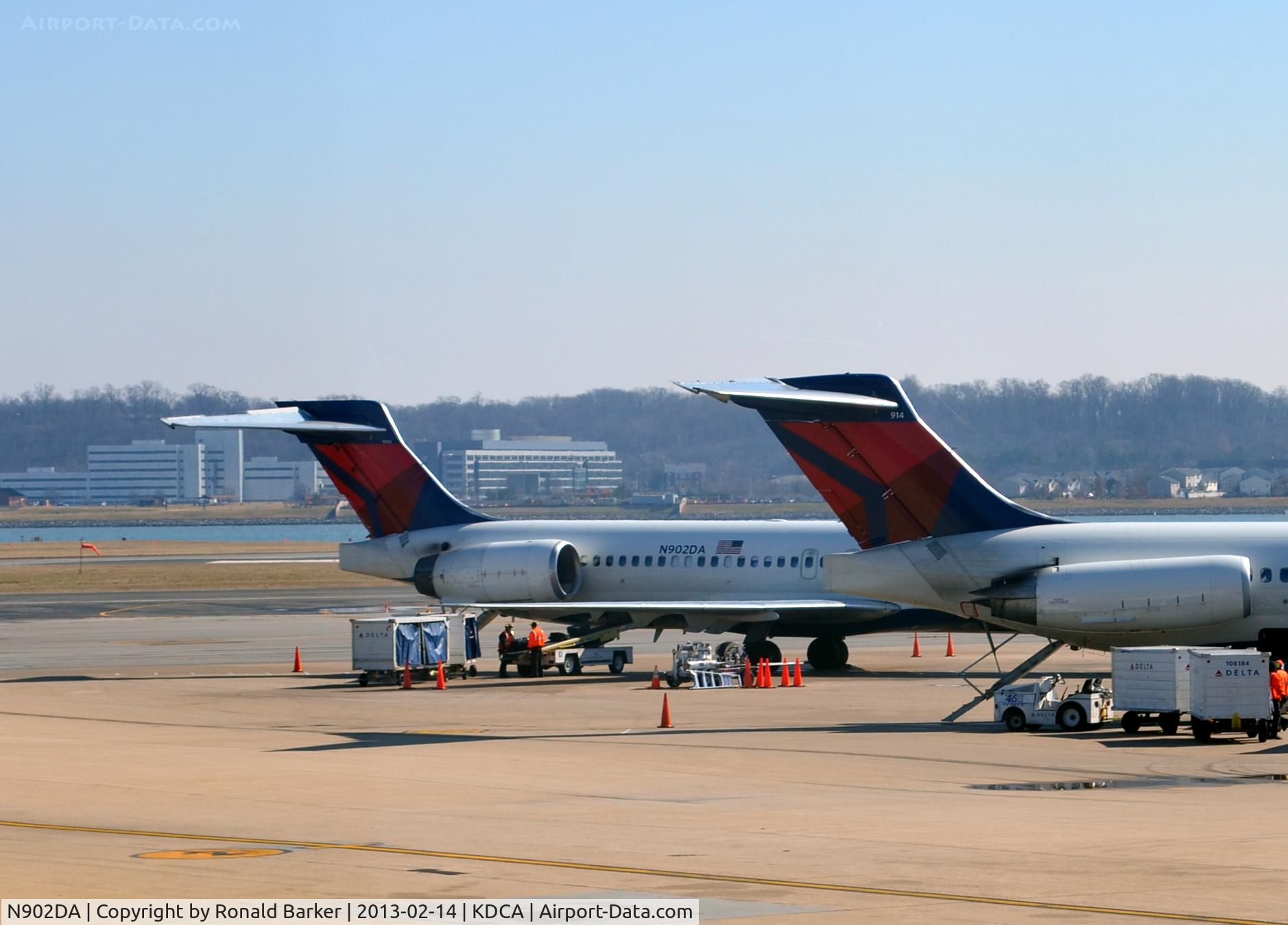 N902DA, 1994 McDonnell Douglas MD-90-30 C/N 53382, DCA VA