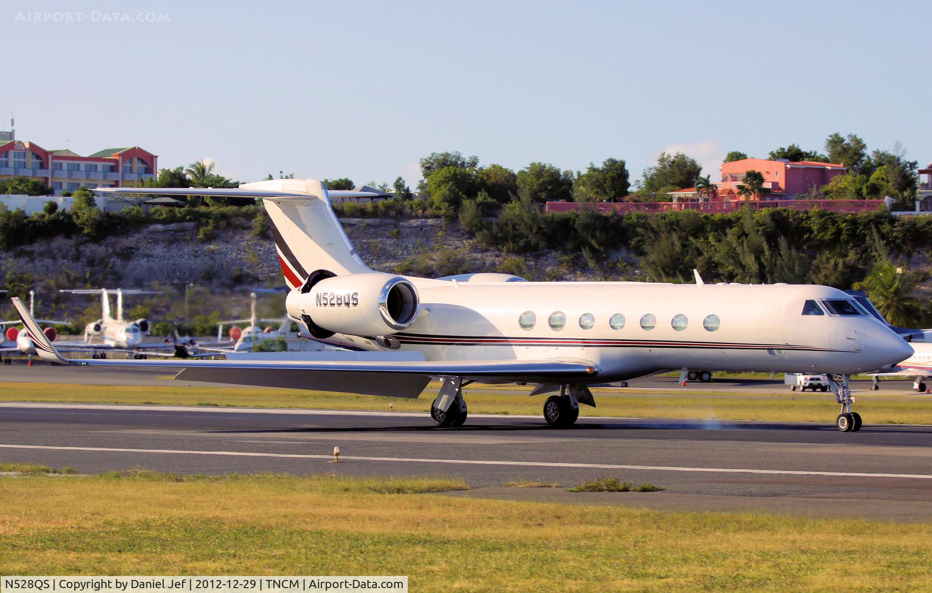 N528QS, 2004 Gulfstream Aerospace GV-SP (G550) C/N 5042, N528QS