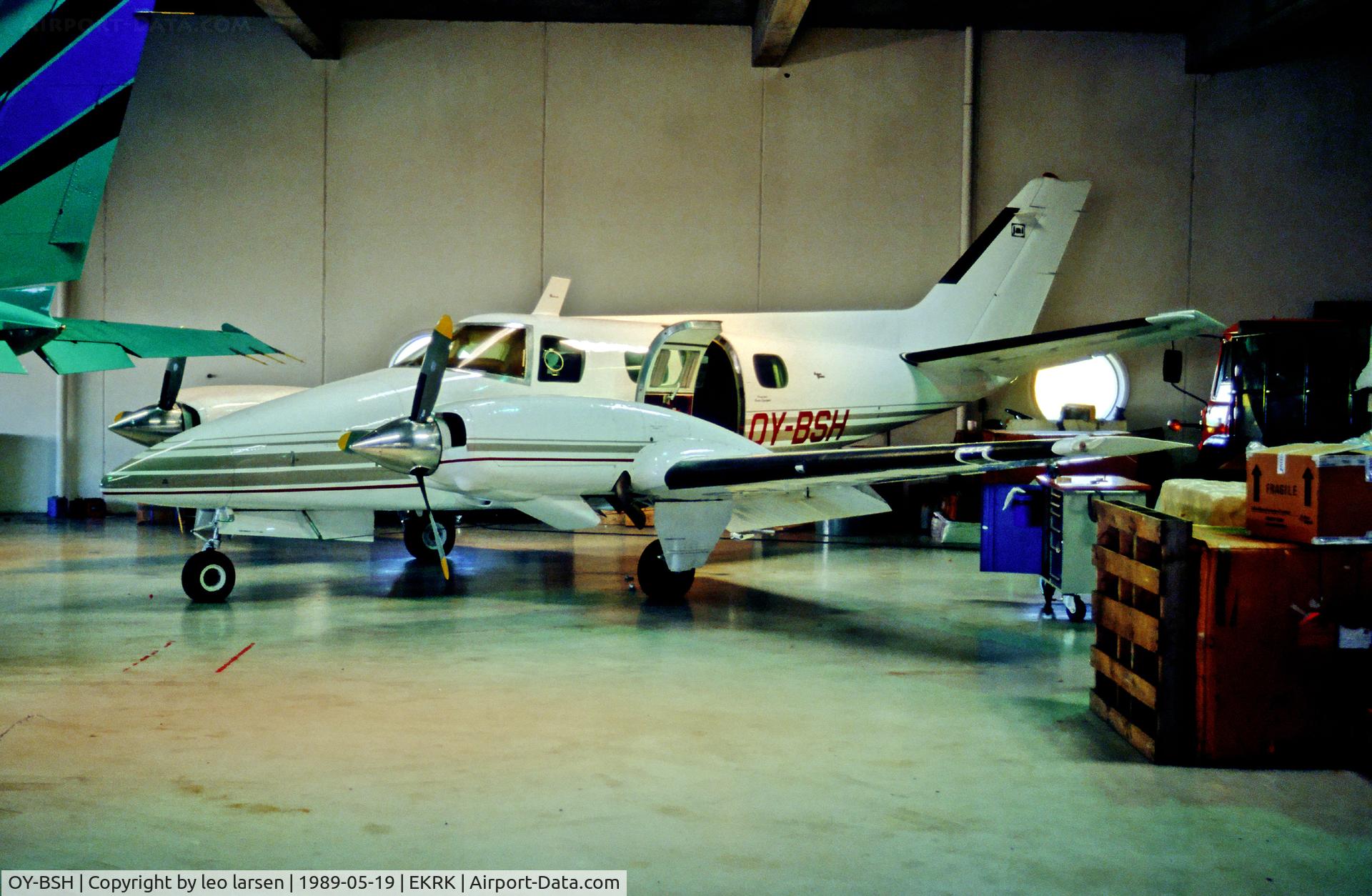 OY-BSH, 1972 Beech A60 Duke C/N P-187, Roskilde Airport Denmark 19.5.89