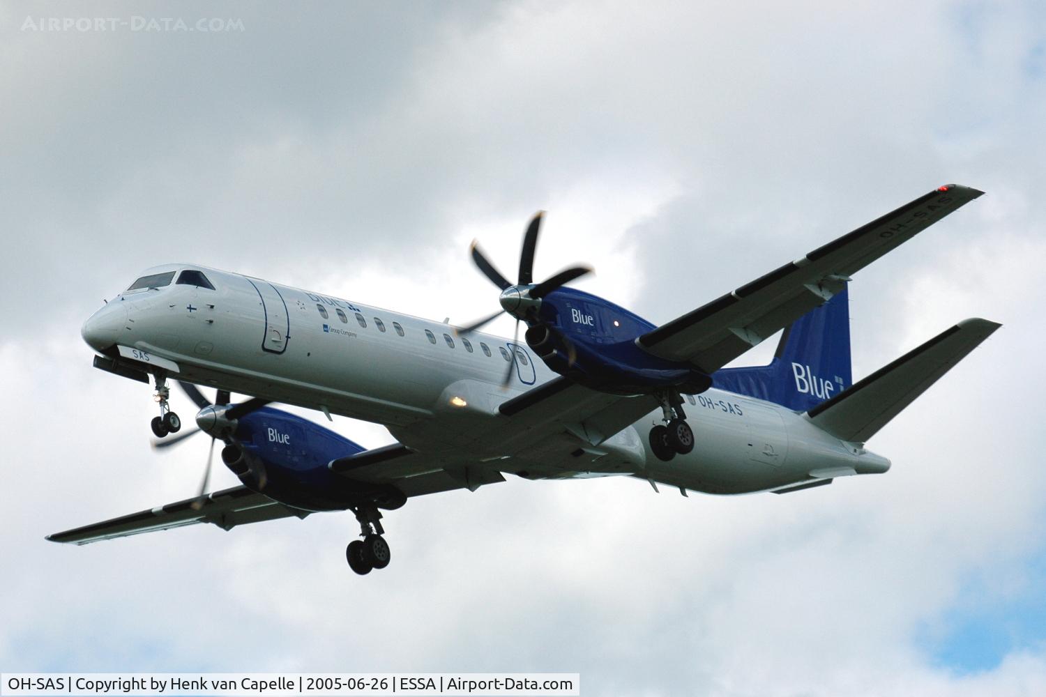 OH-SAS, 1997 Saab 2000 C/N 2000-044, Blue1 Saab 2000 approaching Stockholm Arlanda airport, Sweden.